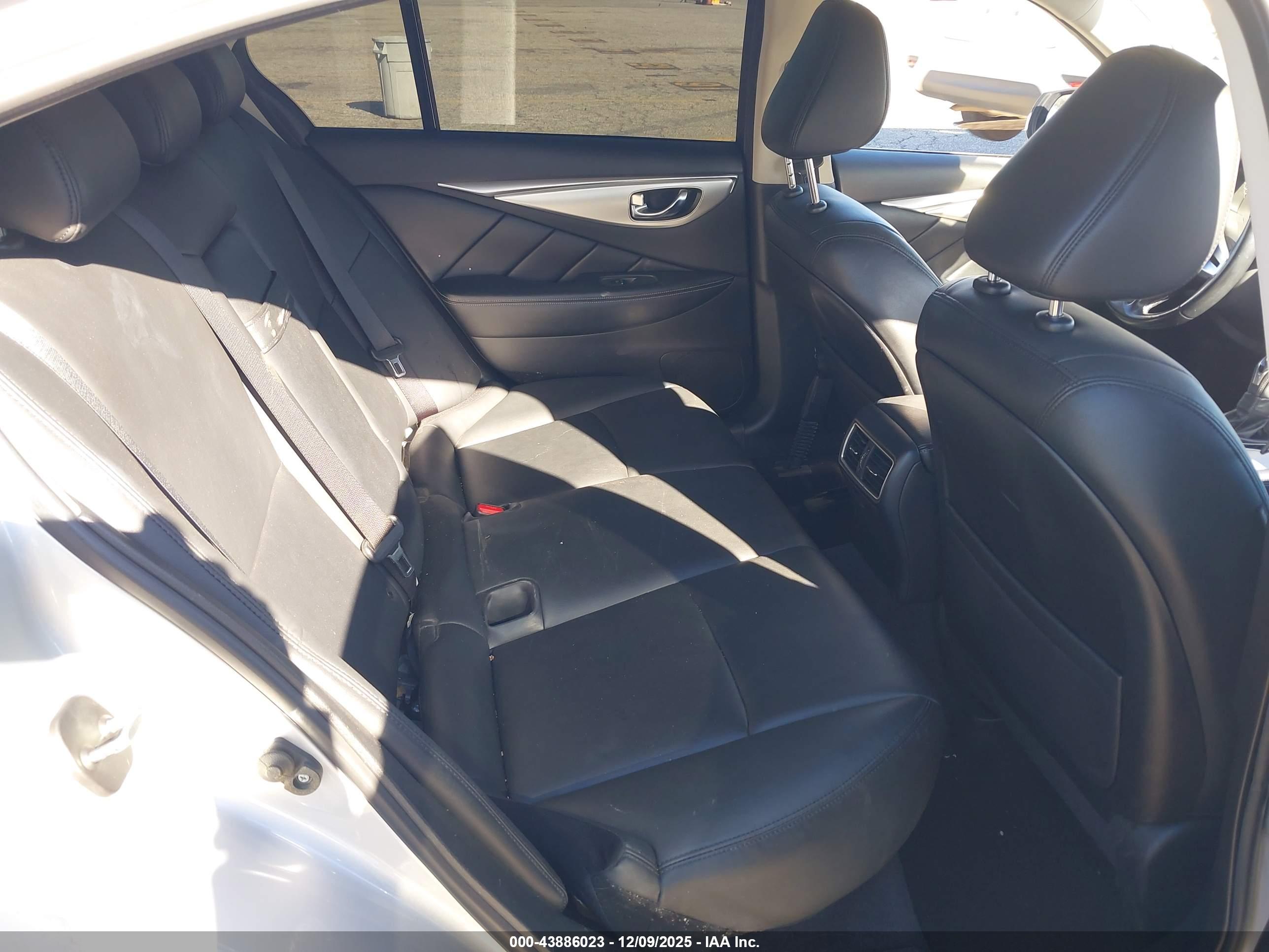 INFINITI Q50 image 8