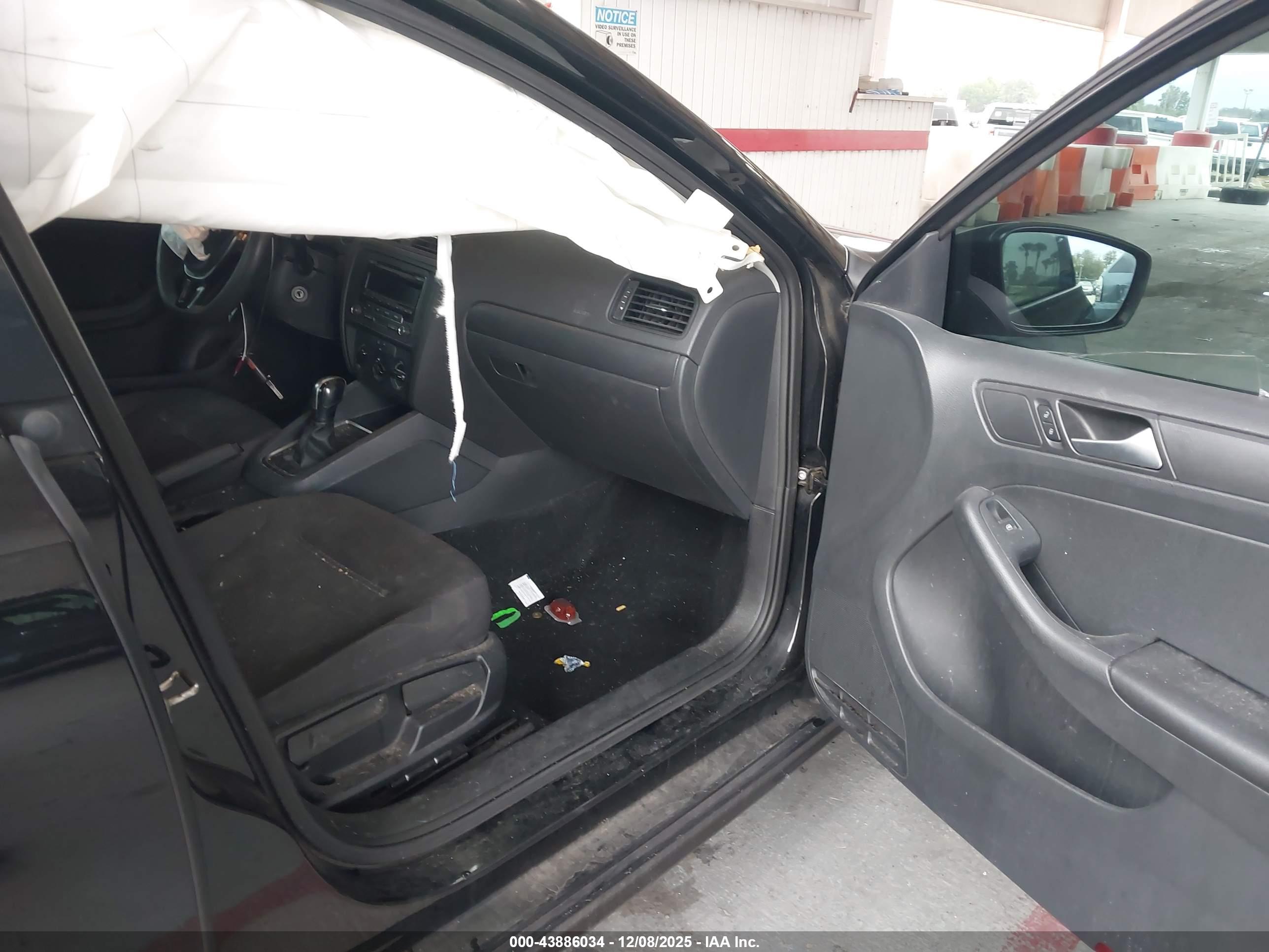 VOLKSWAGEN JETTA image 5