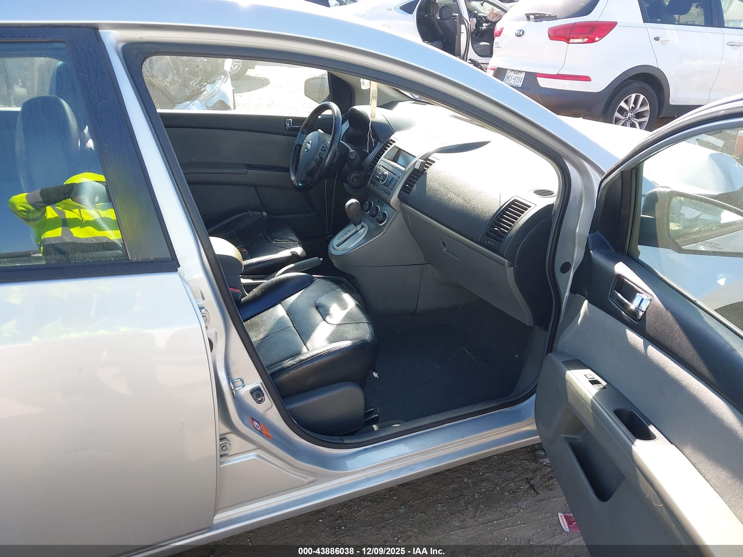 NISSAN SENTRA image 5