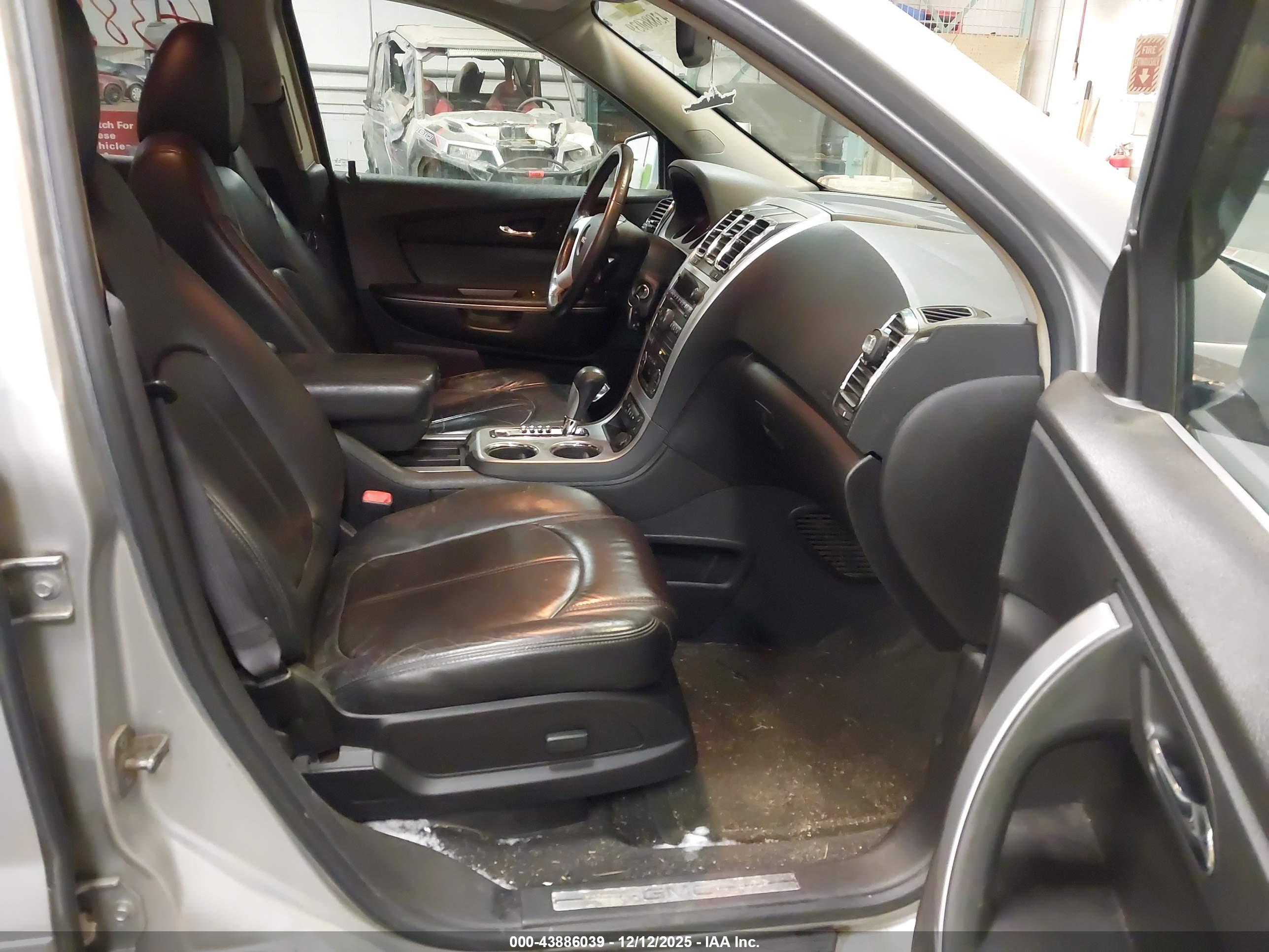 GMC ACADIA image 5