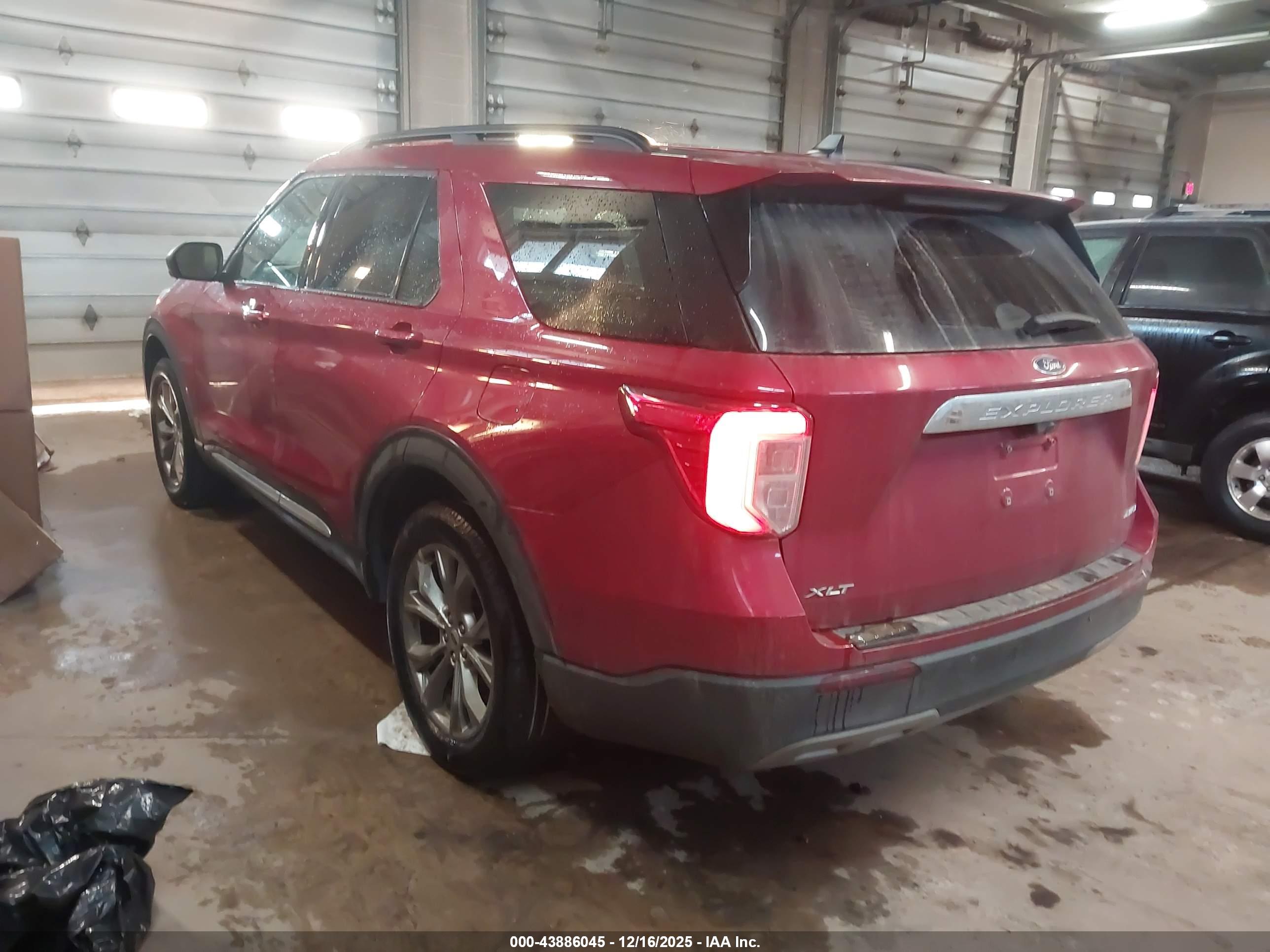 FORD EXPLORER image 3
