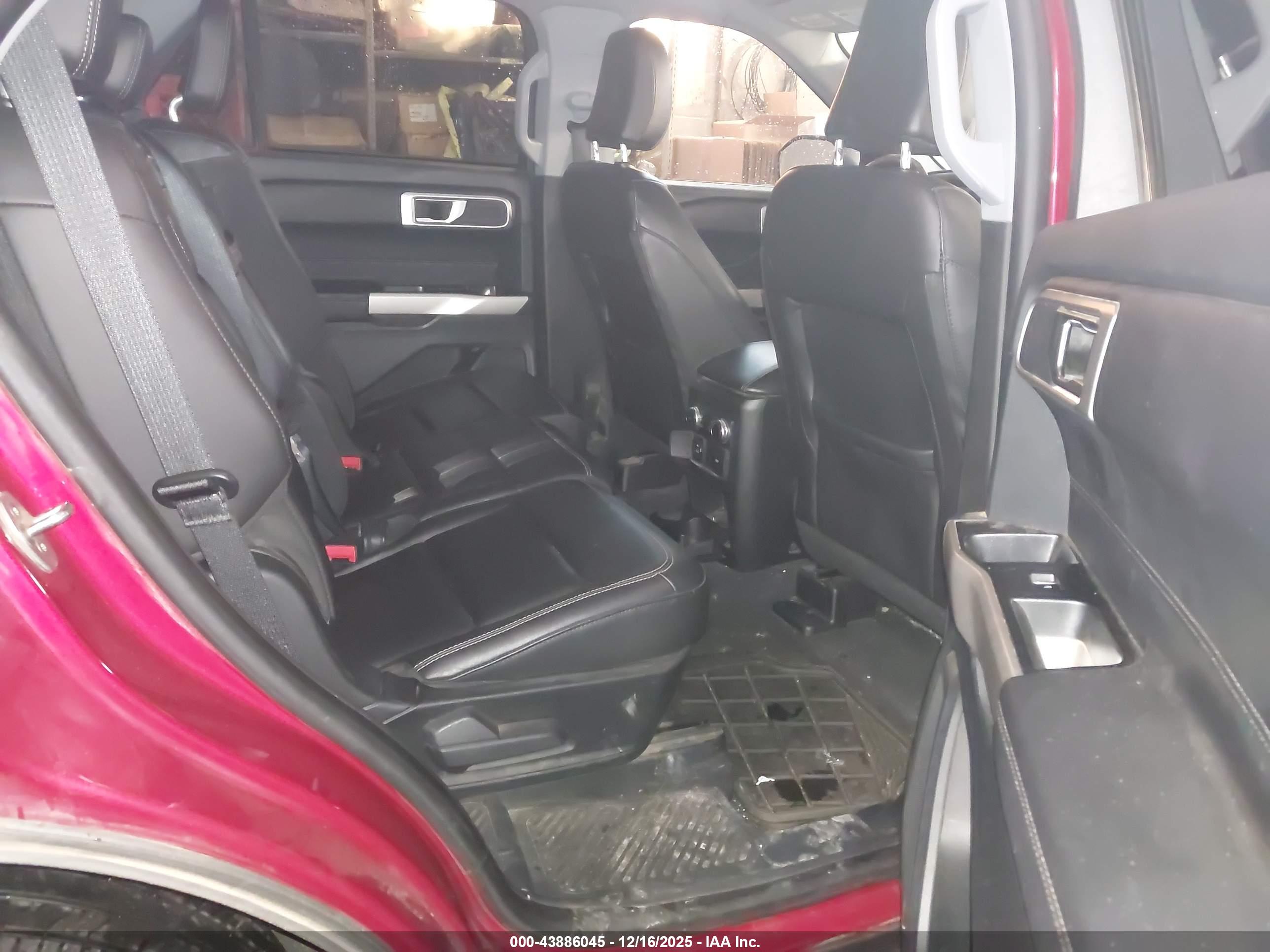 FORD EXPLORER image 8