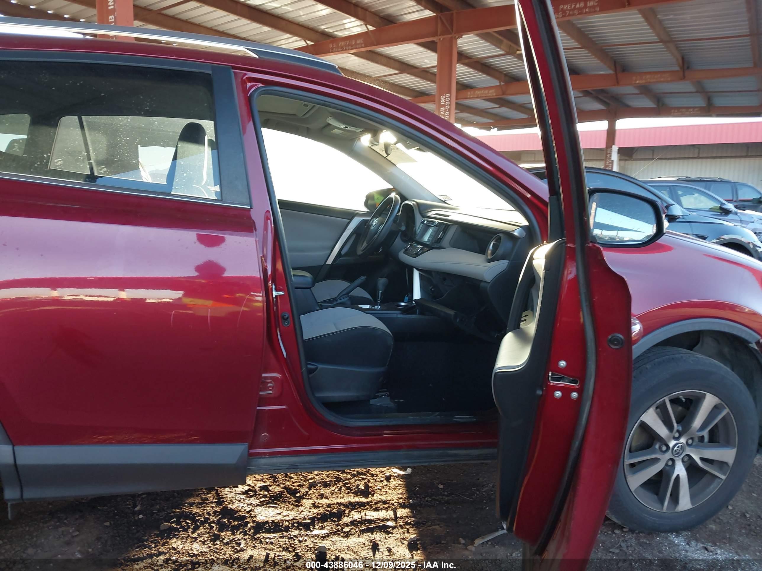 TOYOTA RAV4 image 5