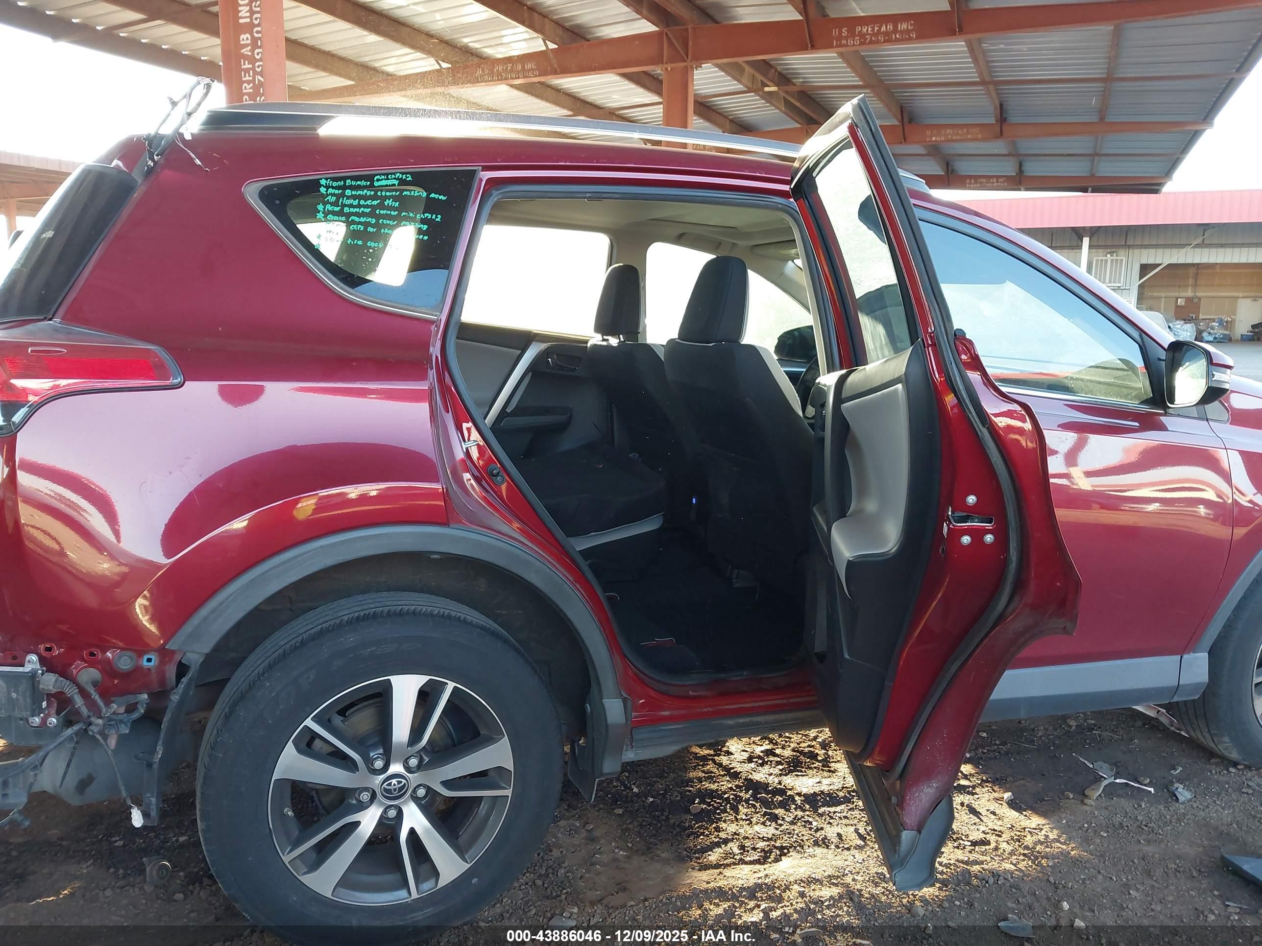 TOYOTA RAV4 image 8