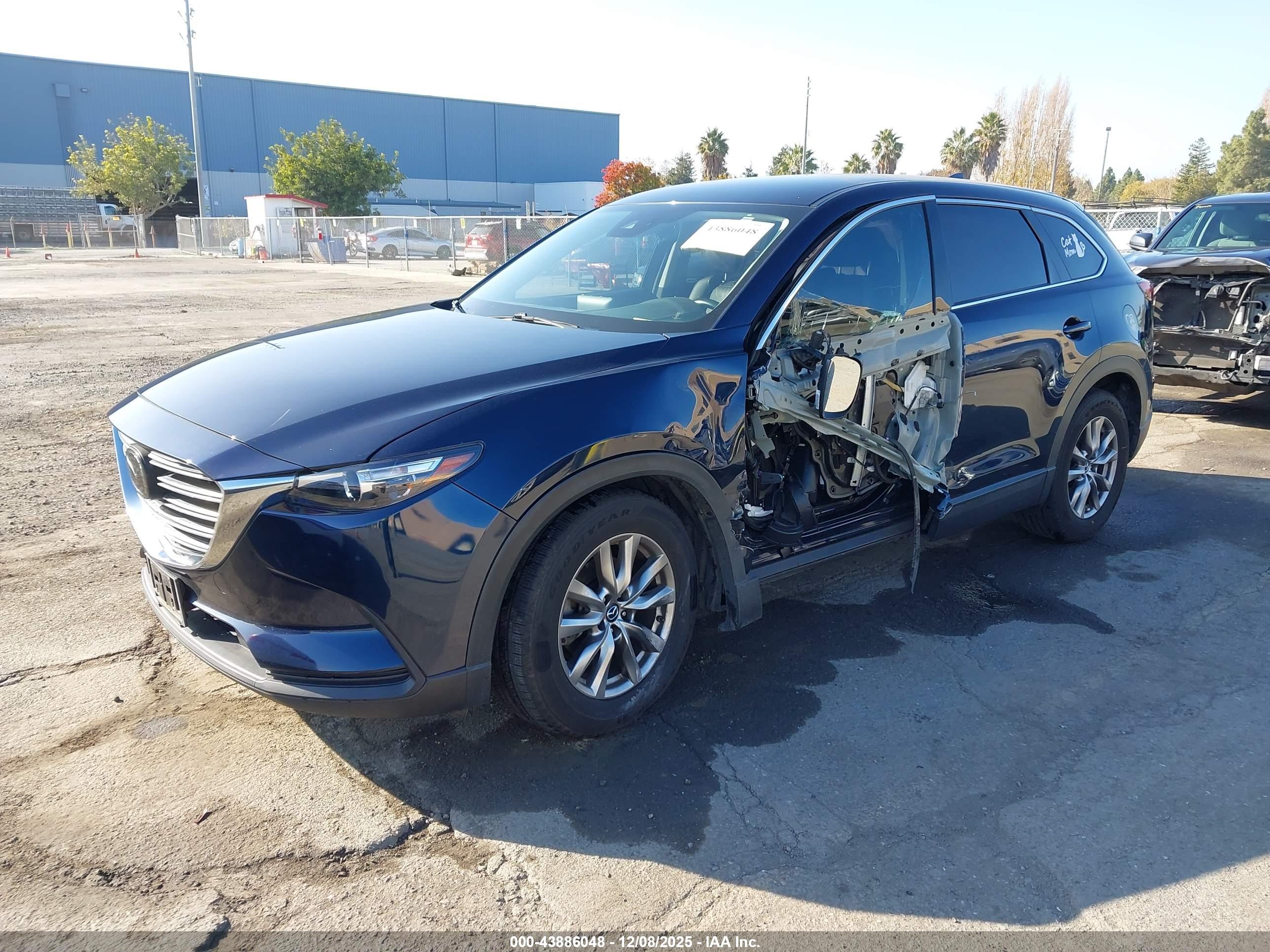 MAZDA CX-9 image 2