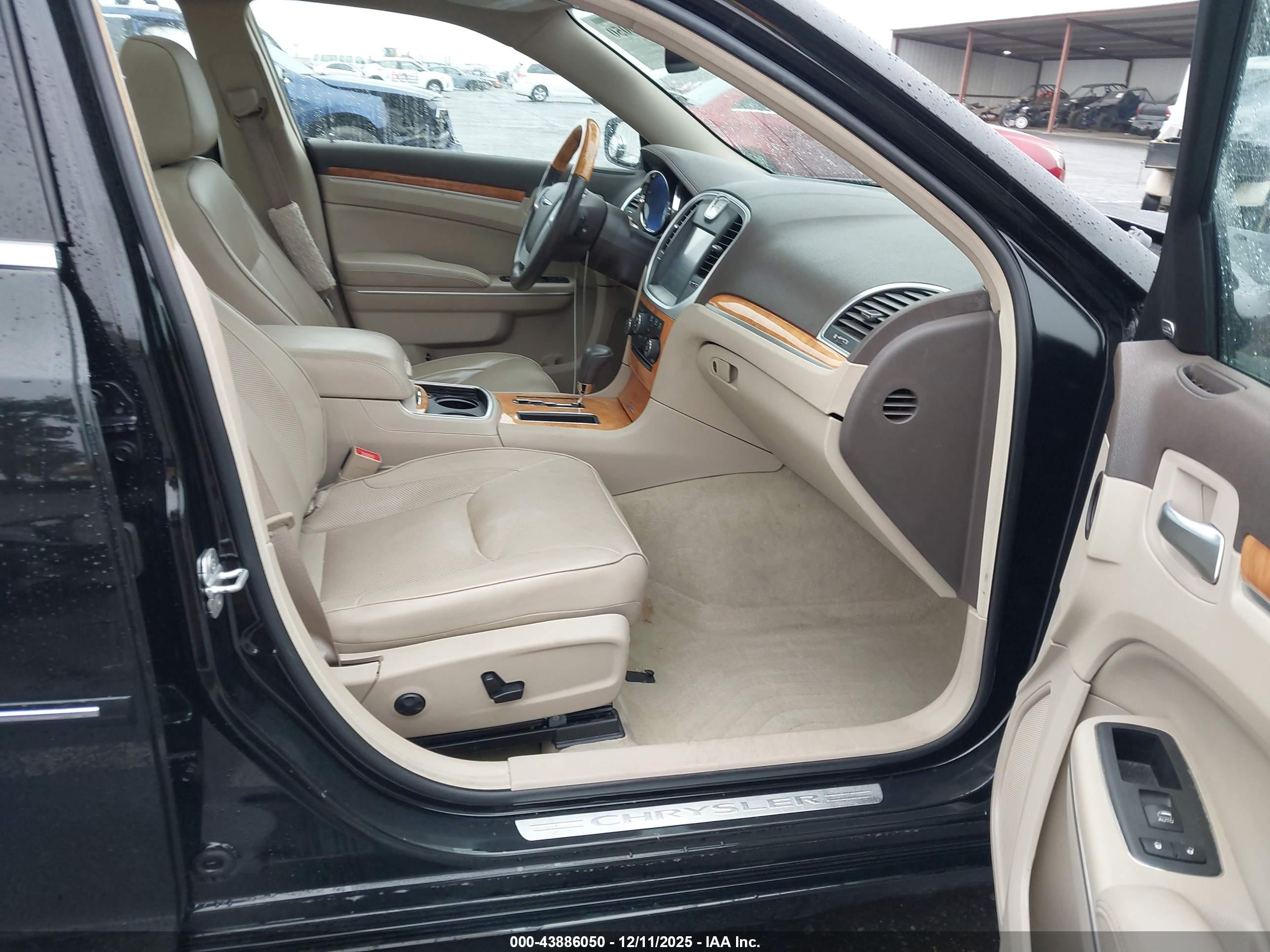 CHRYSLER 300C image 5