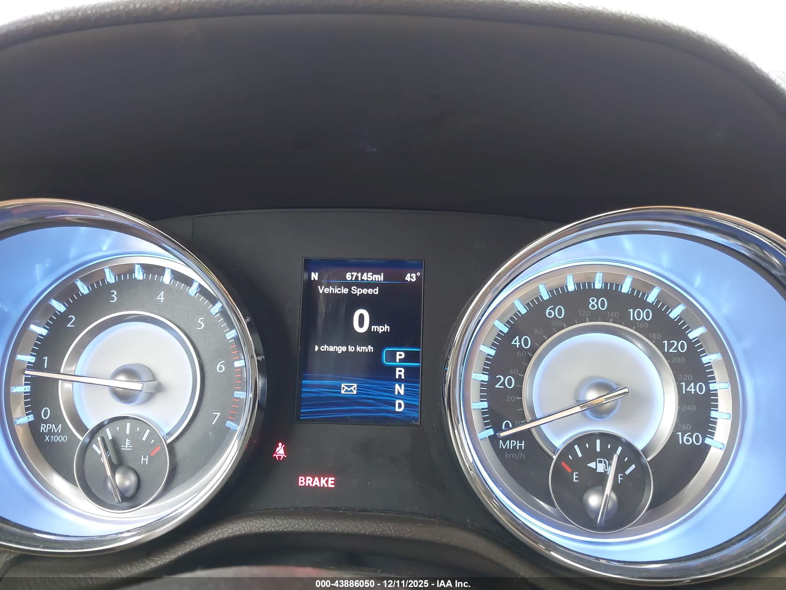 CHRYSLER 300C image 7
