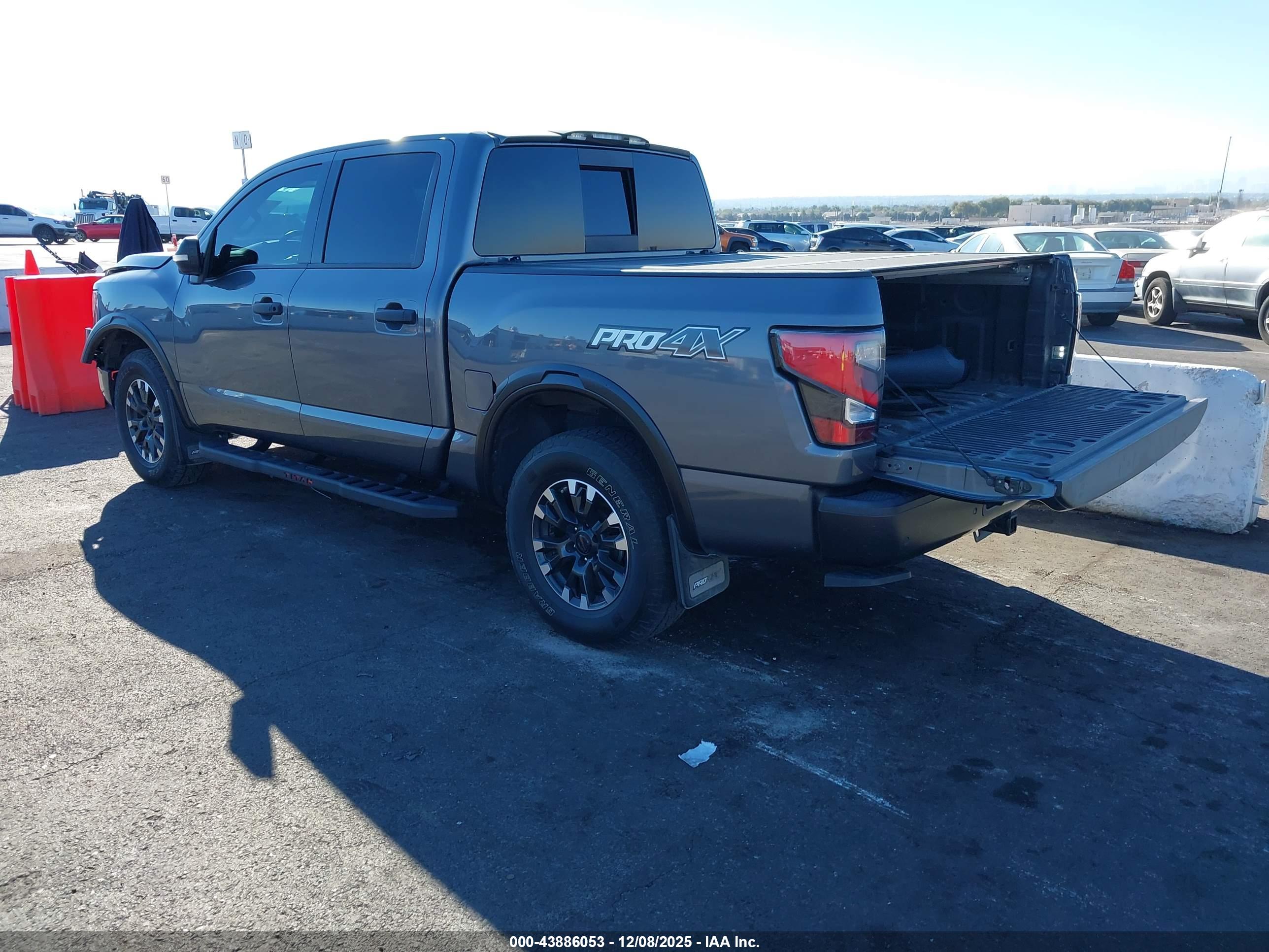NISSAN TITAN image 3