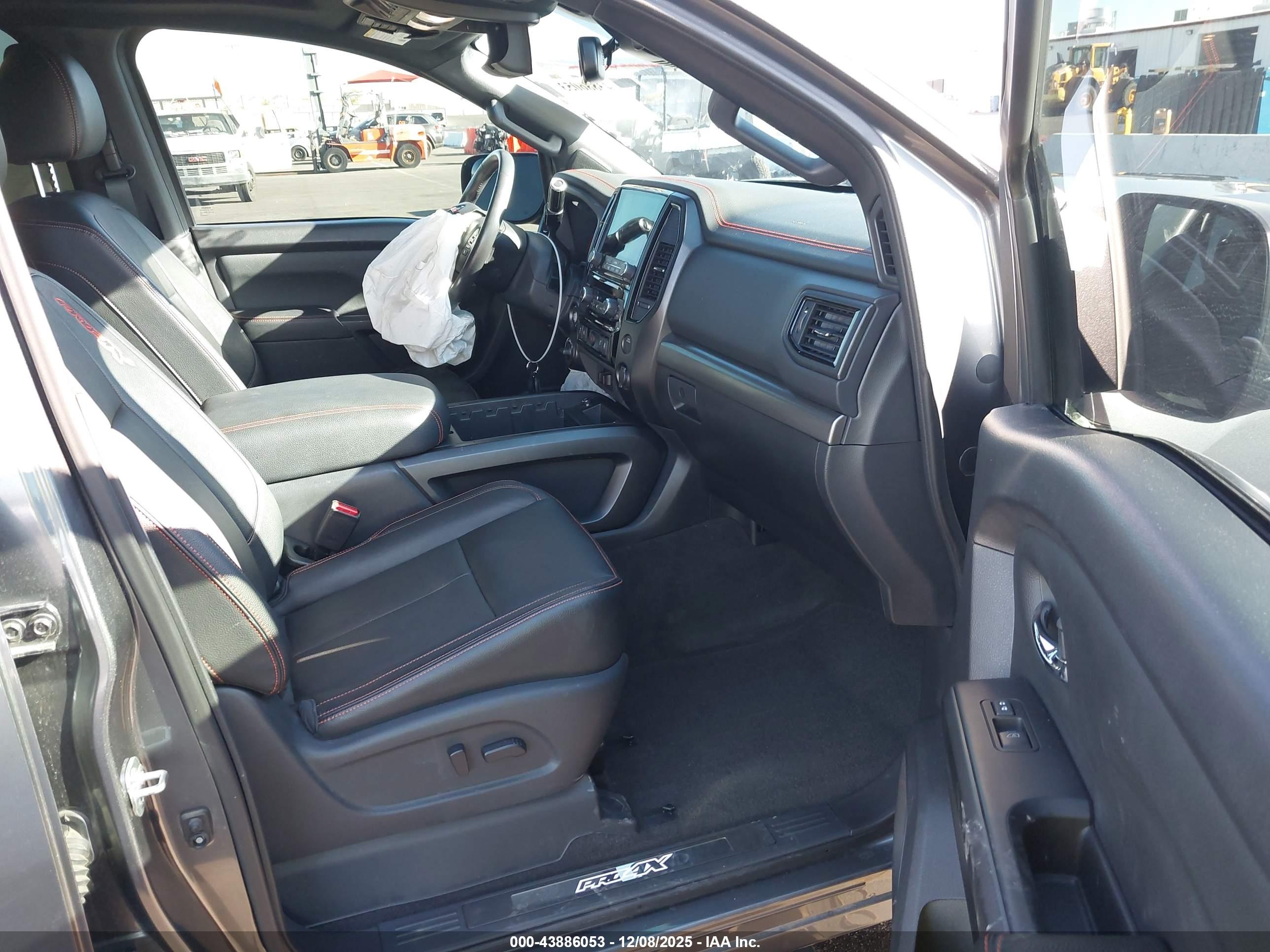 NISSAN TITAN image 5