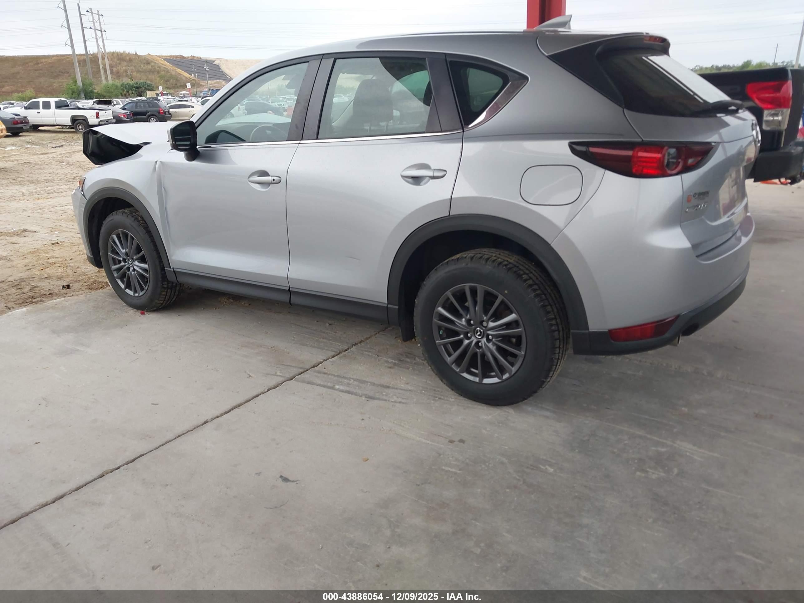 MAZDA CX-5 image 3