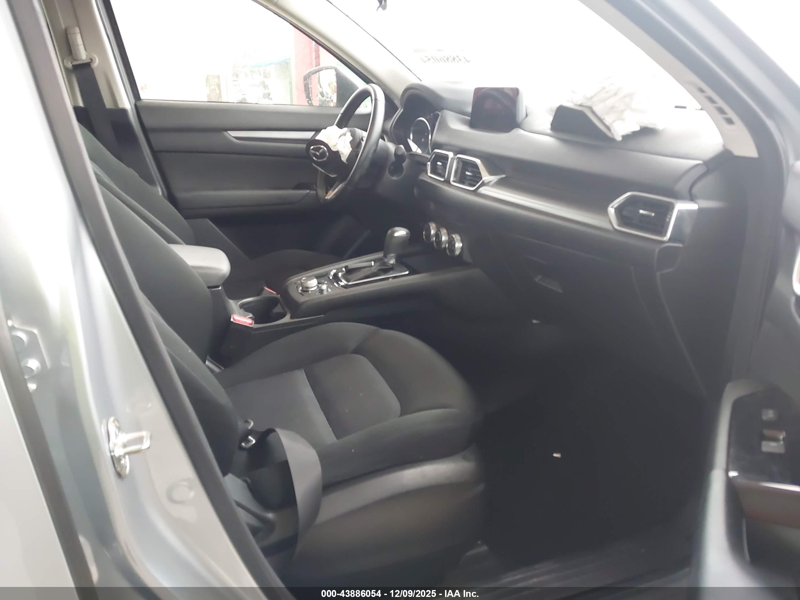MAZDA CX-5 image 5