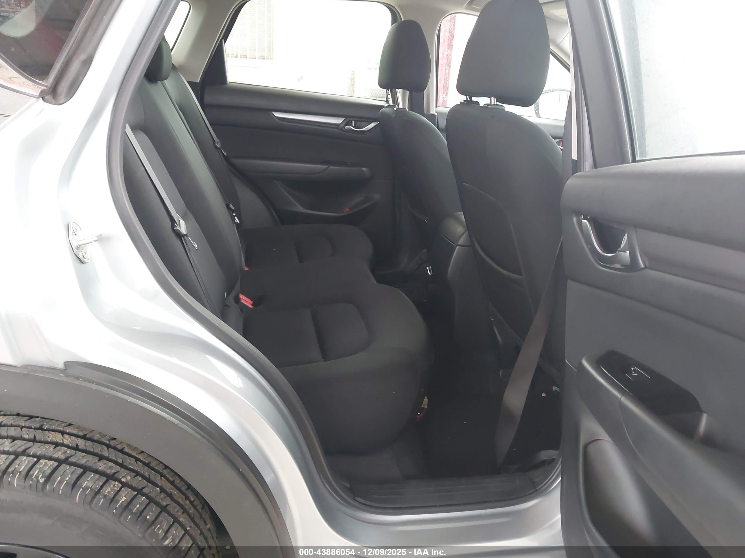 MAZDA CX-5 image 8
