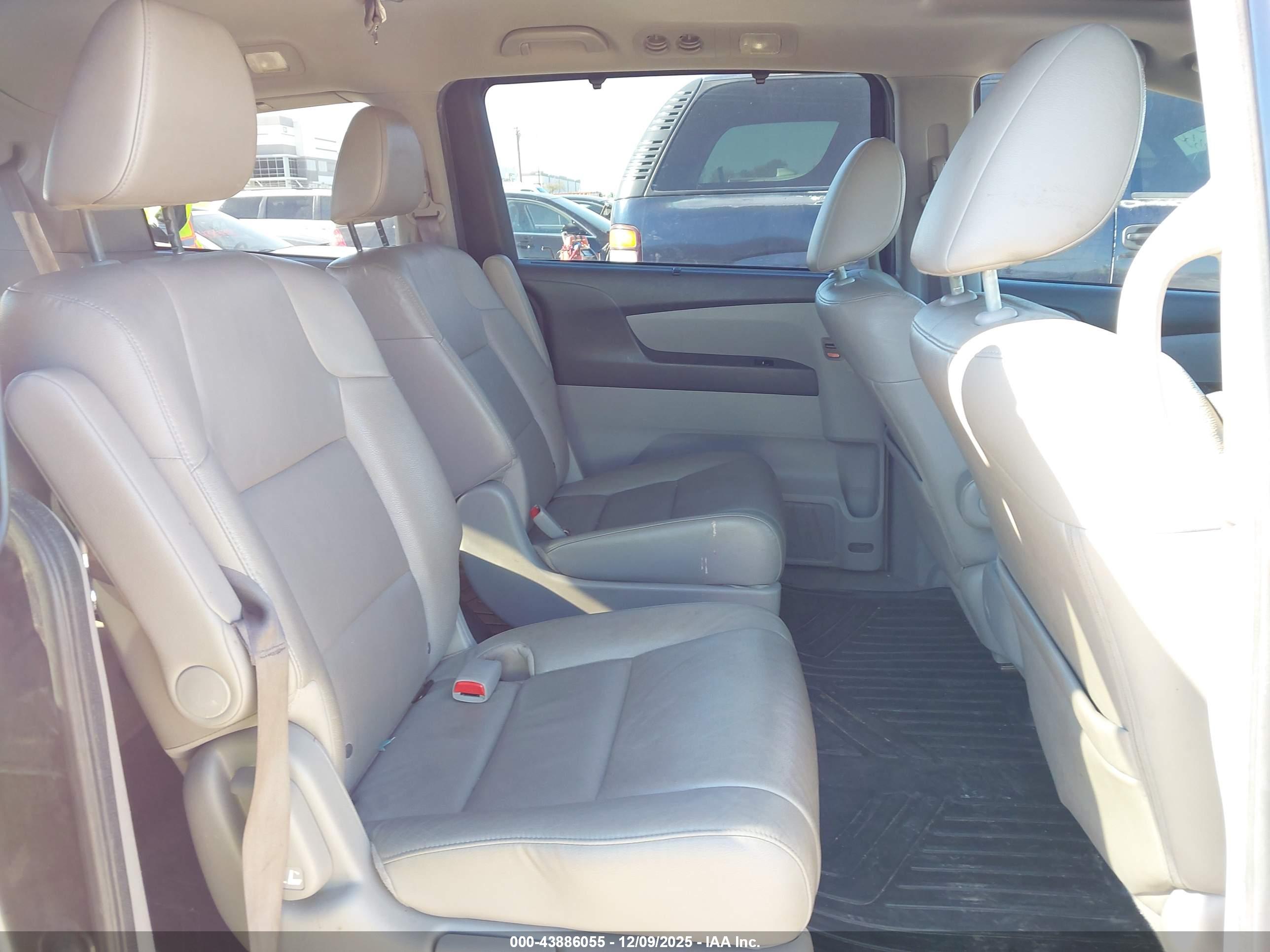 HONDA ODYSSEY image 8