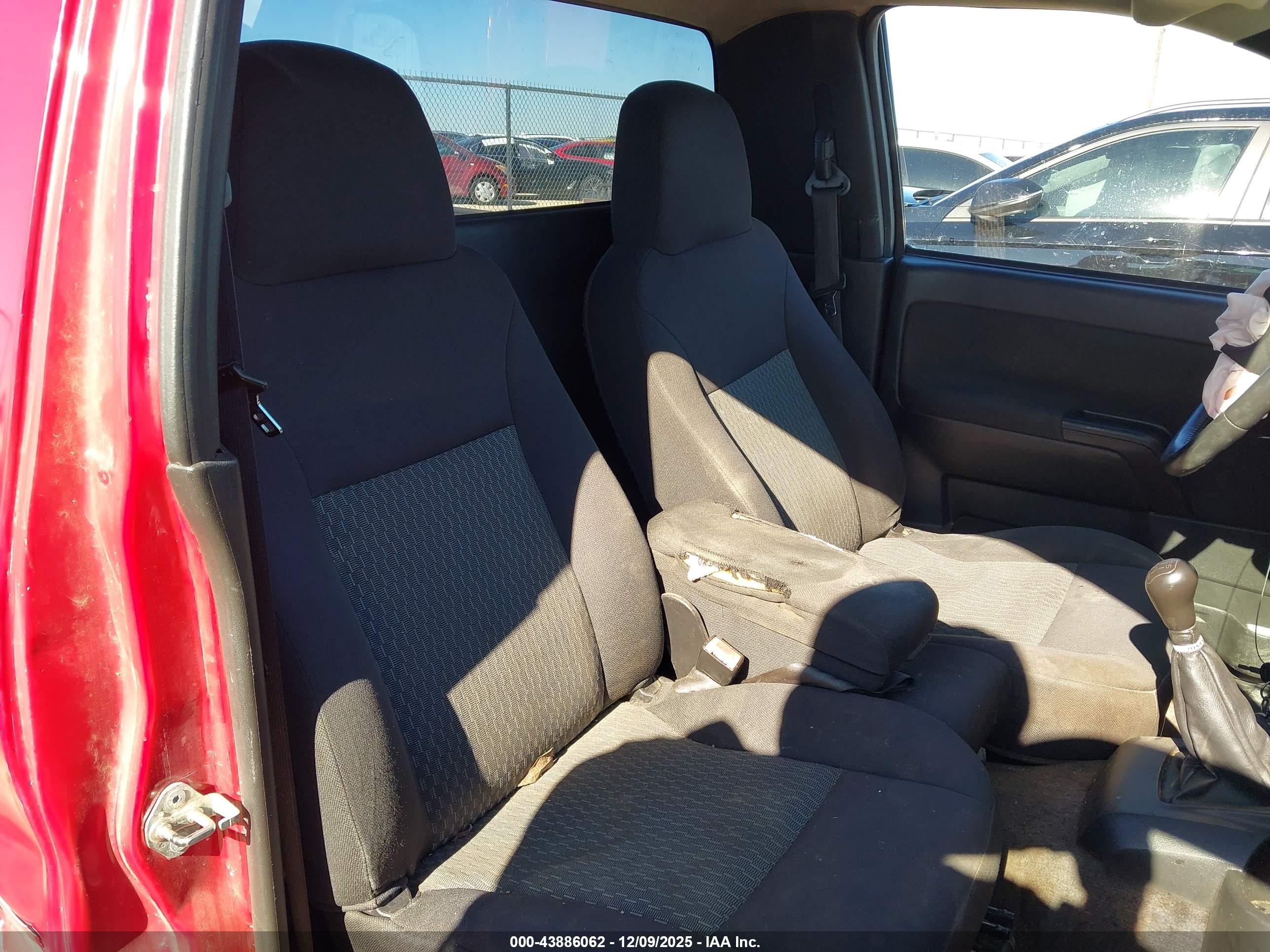 CHEVROLET COLORADO image 8