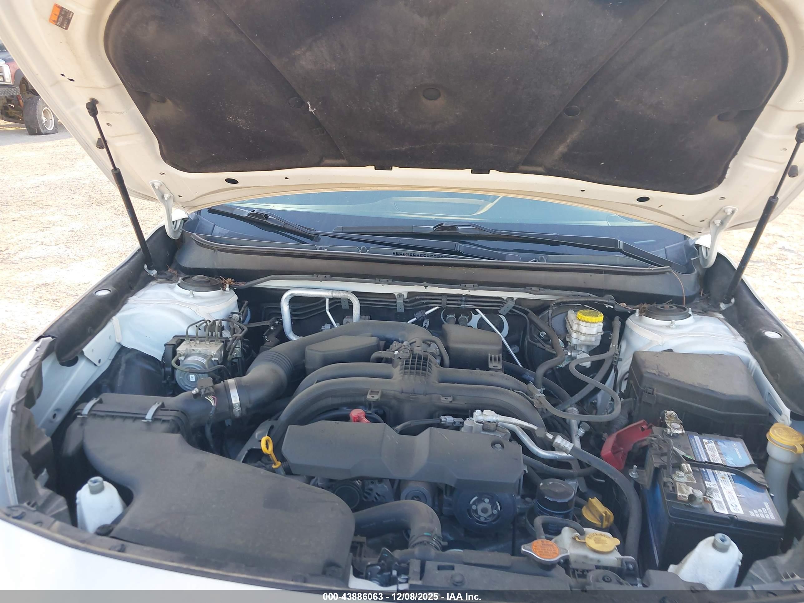SUBARU OUTBACK image 10