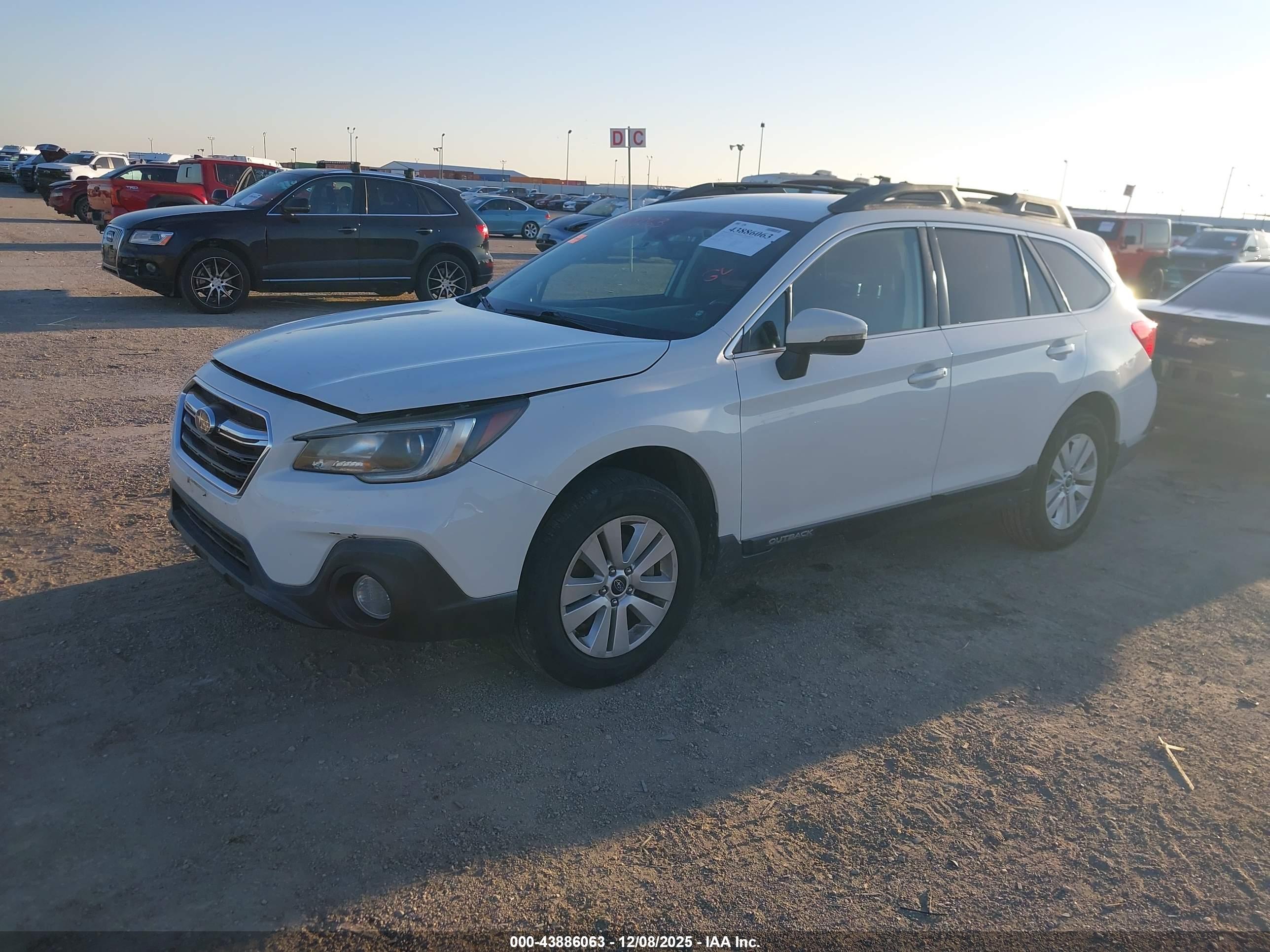 SUBARU OUTBACK image 2