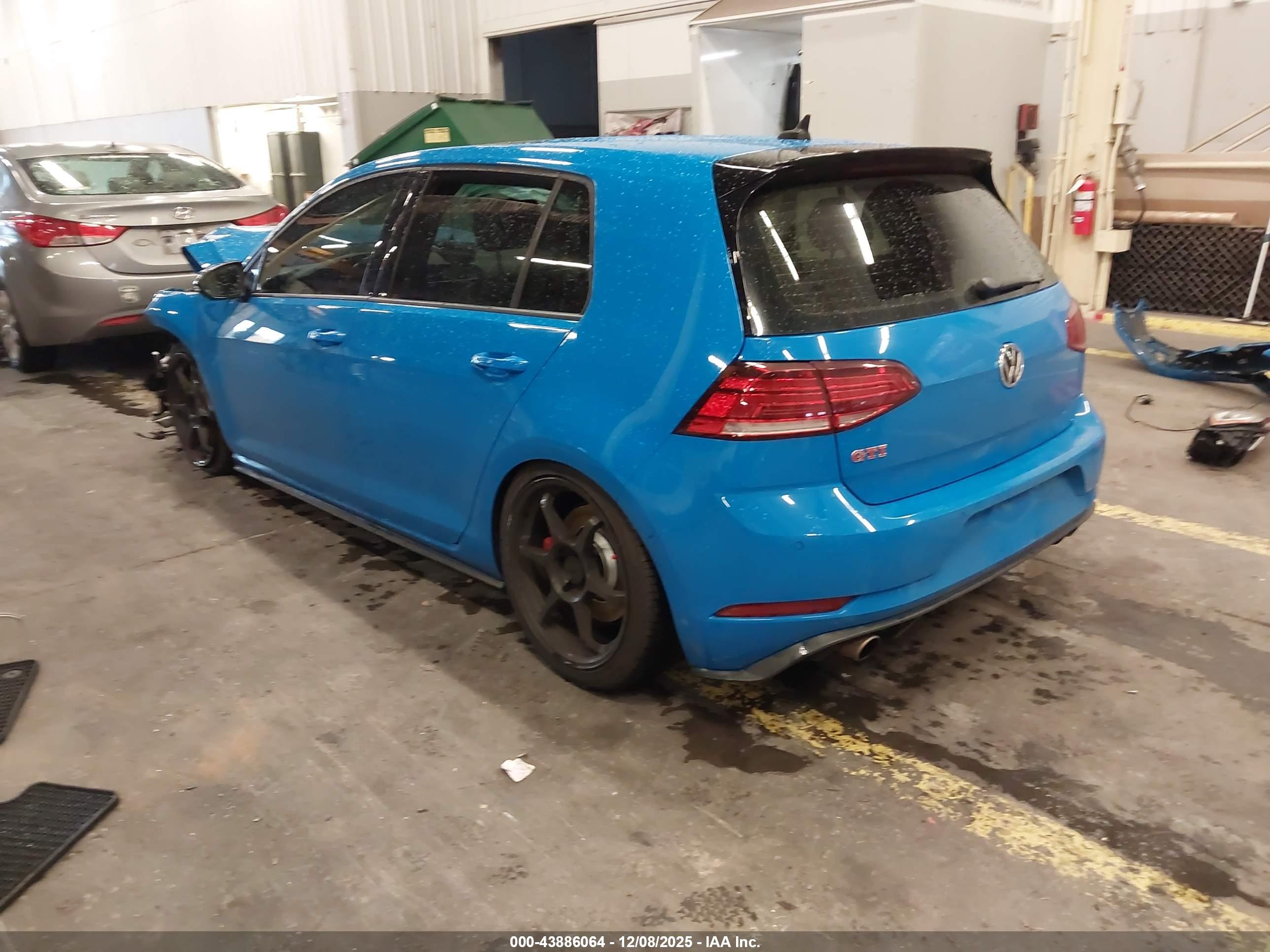 VOLKSWAGEN GOLF image 3