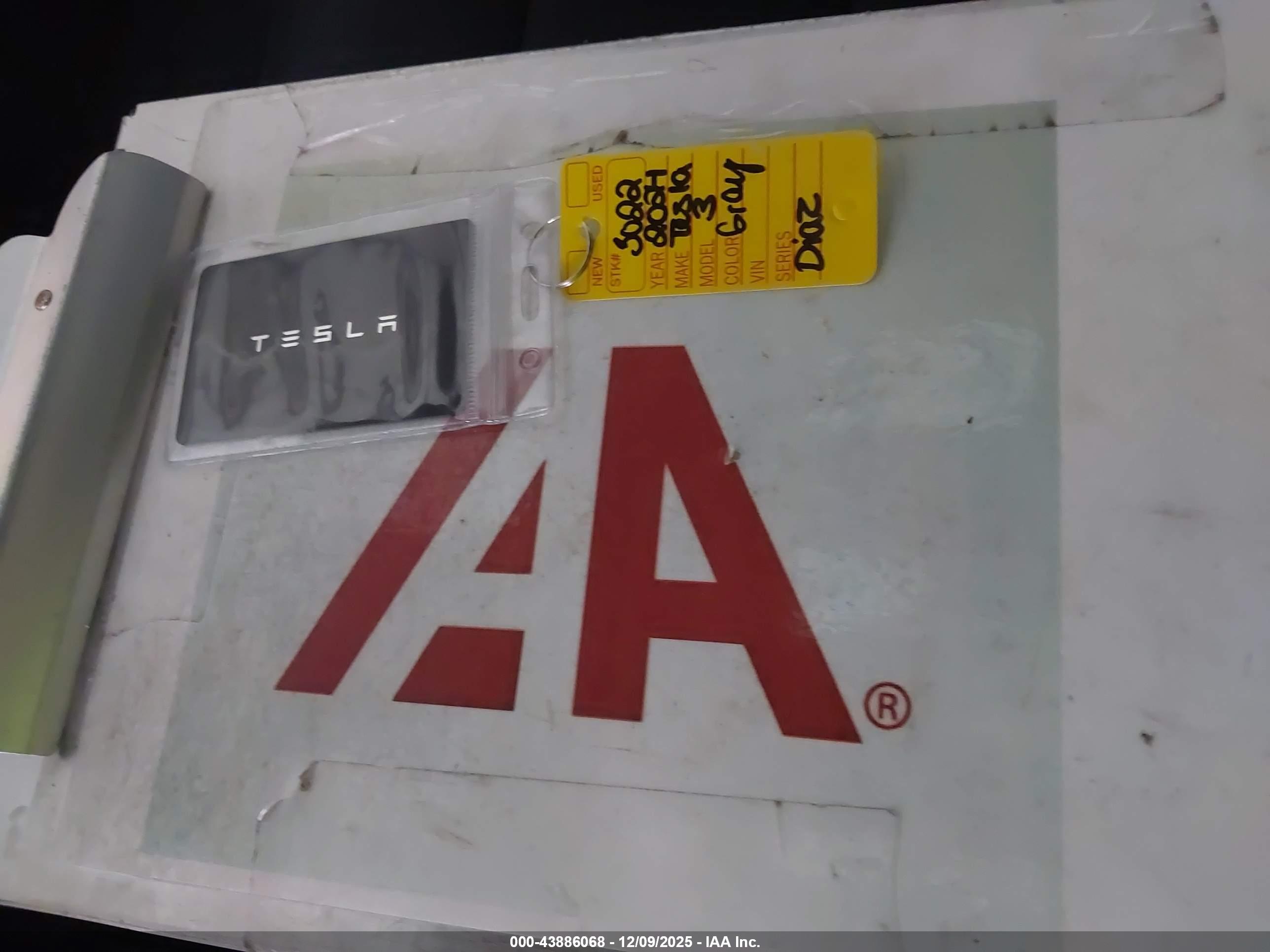 TESLA MODEL image 11