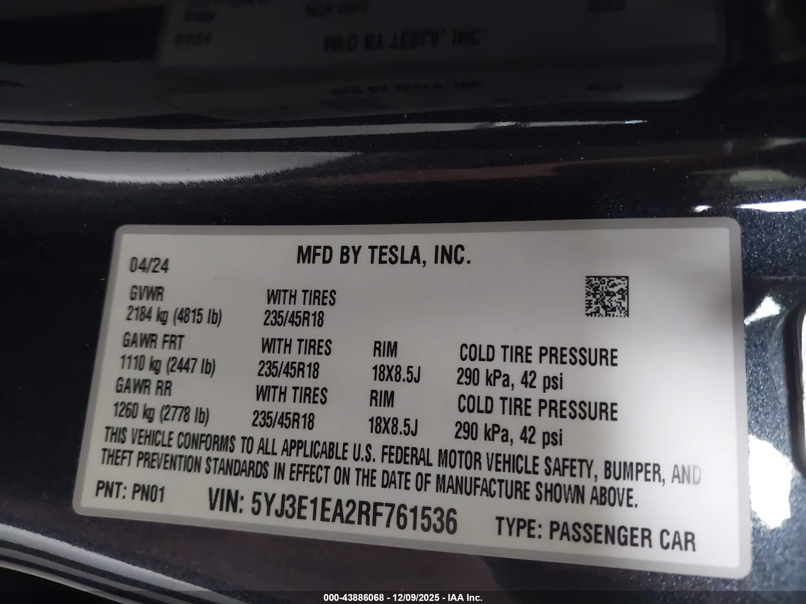 TESLA MODEL image 9