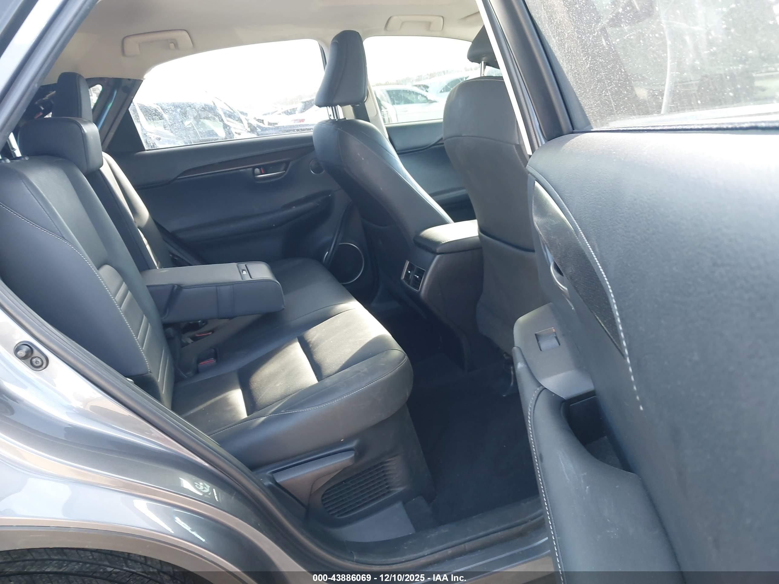 LEXUS NX image 8