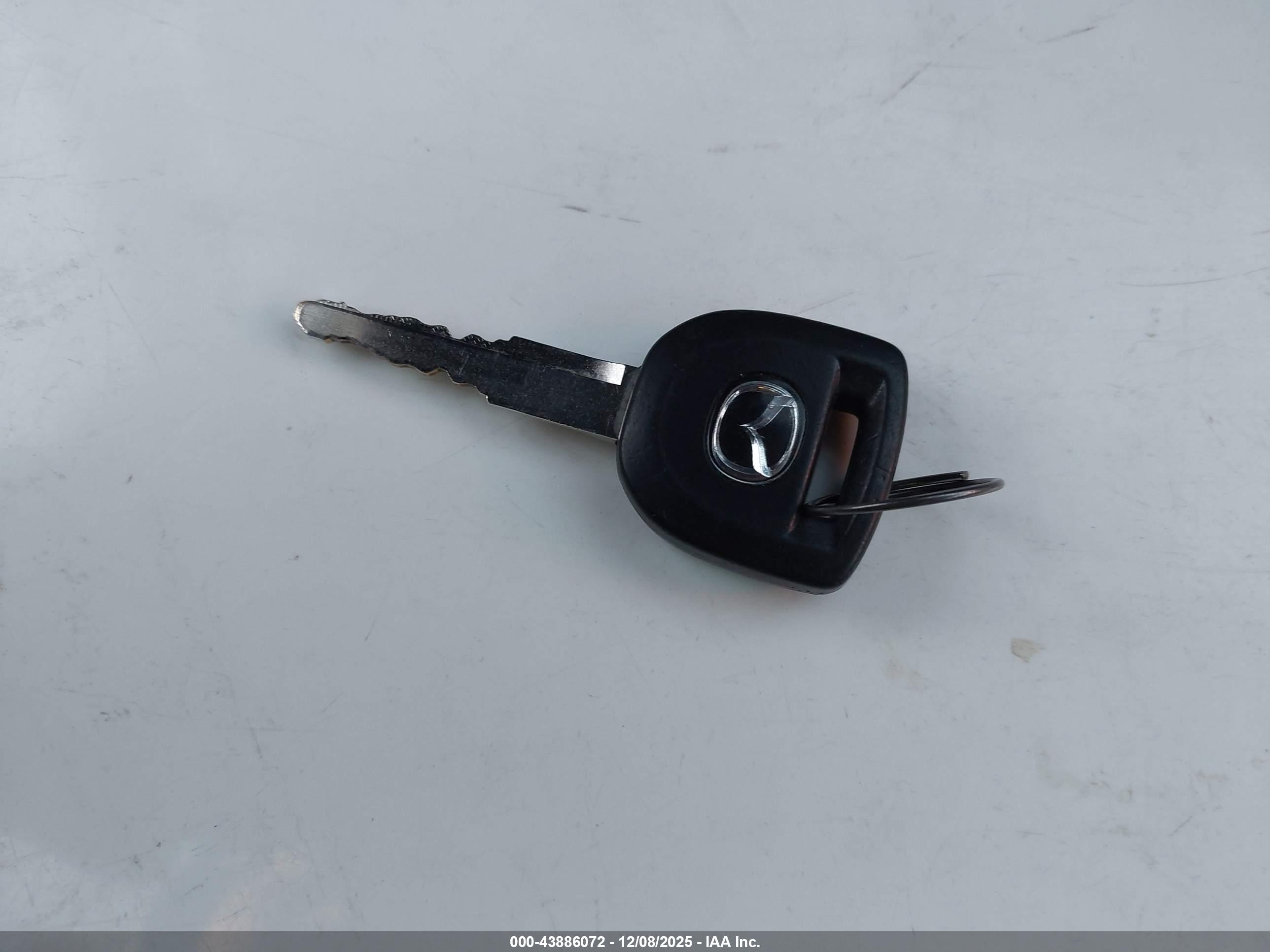 MAZDA MAZDA3 image 11