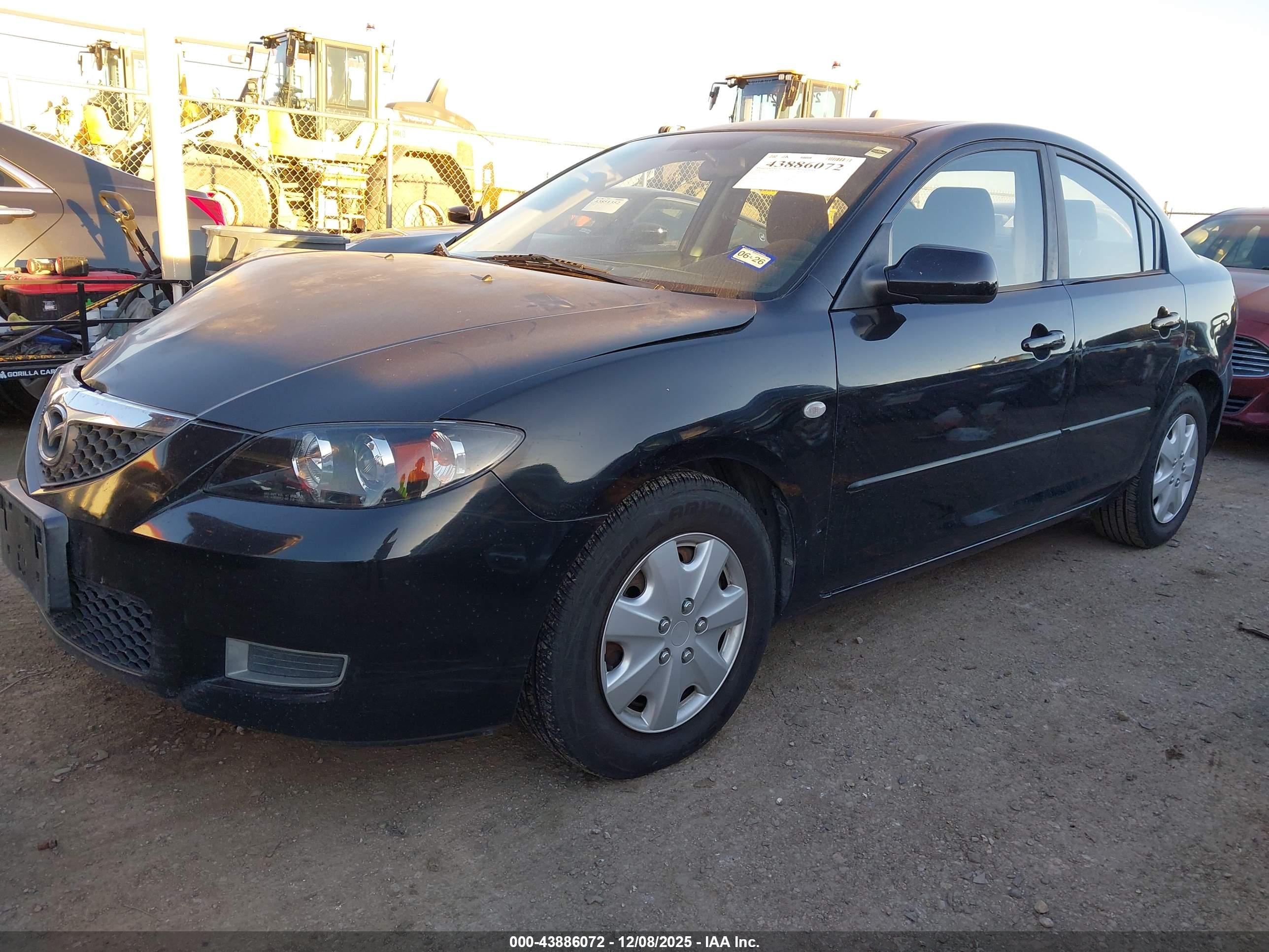 MAZDA MAZDA3 image 2