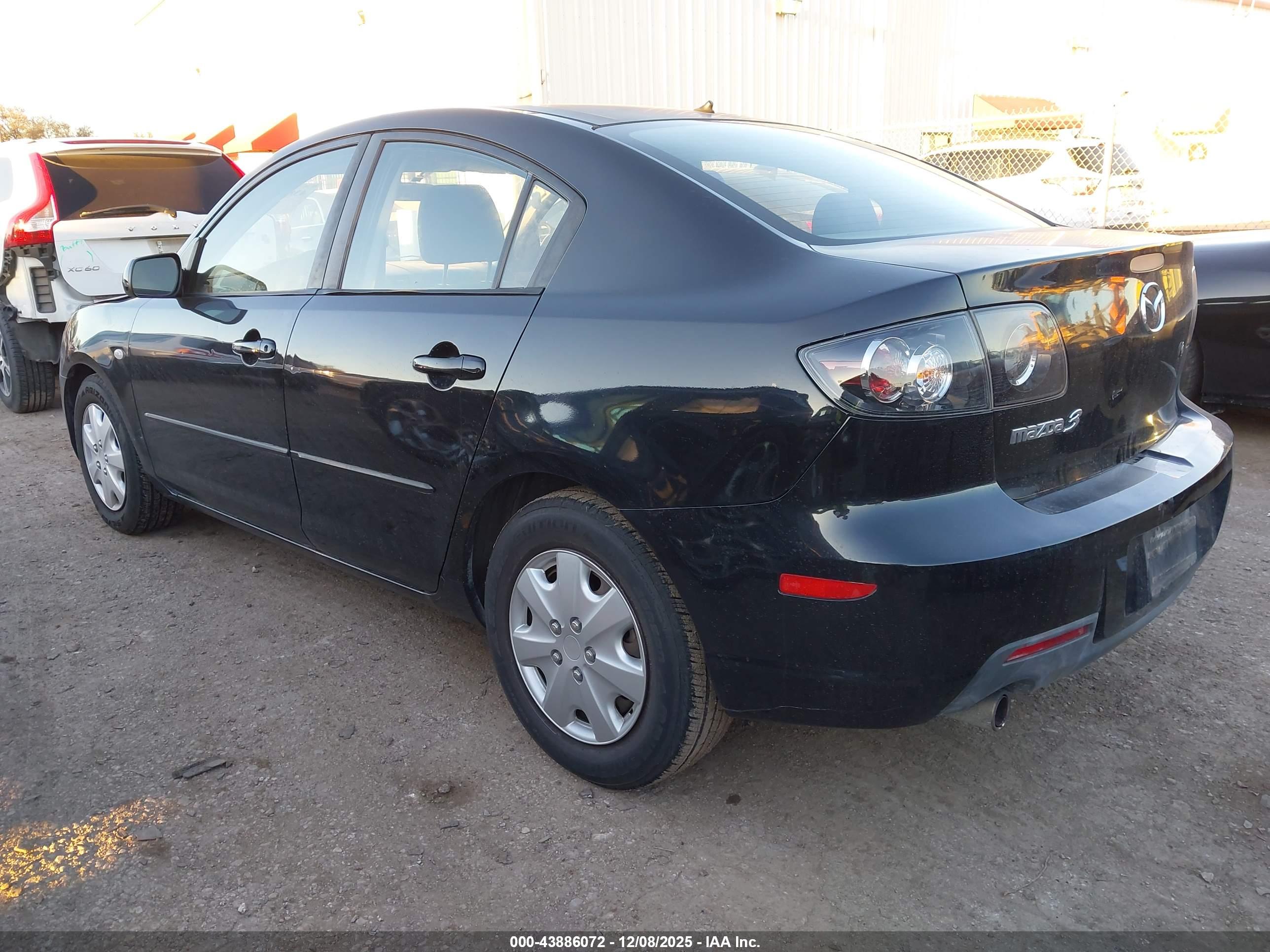 MAZDA MAZDA3 image 3