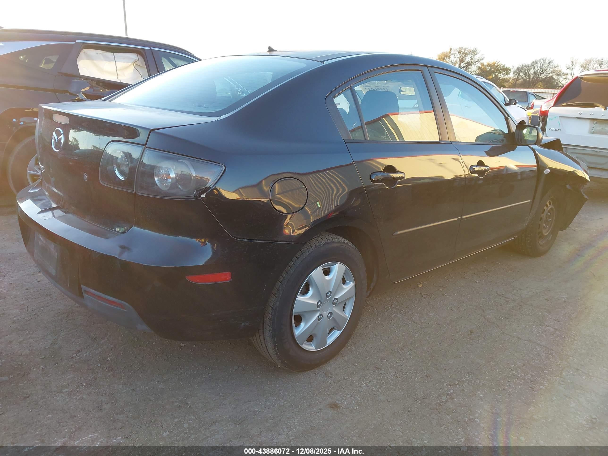 MAZDA MAZDA3 image 4