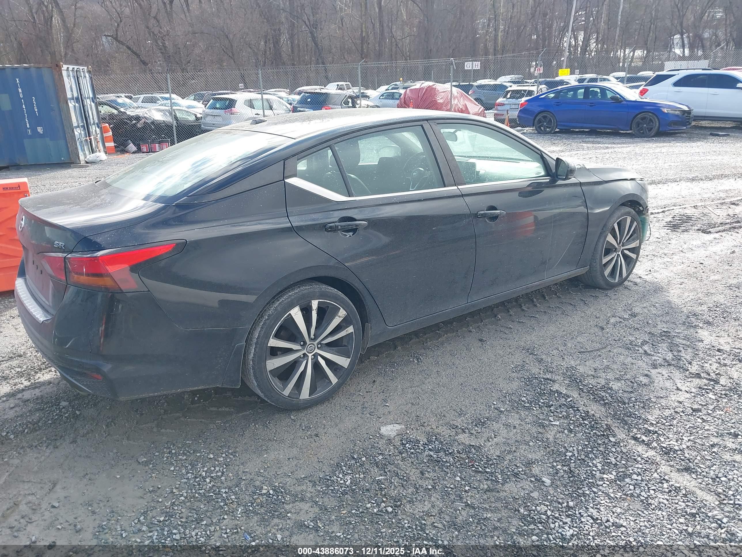 NISSAN ALTIMA image 4