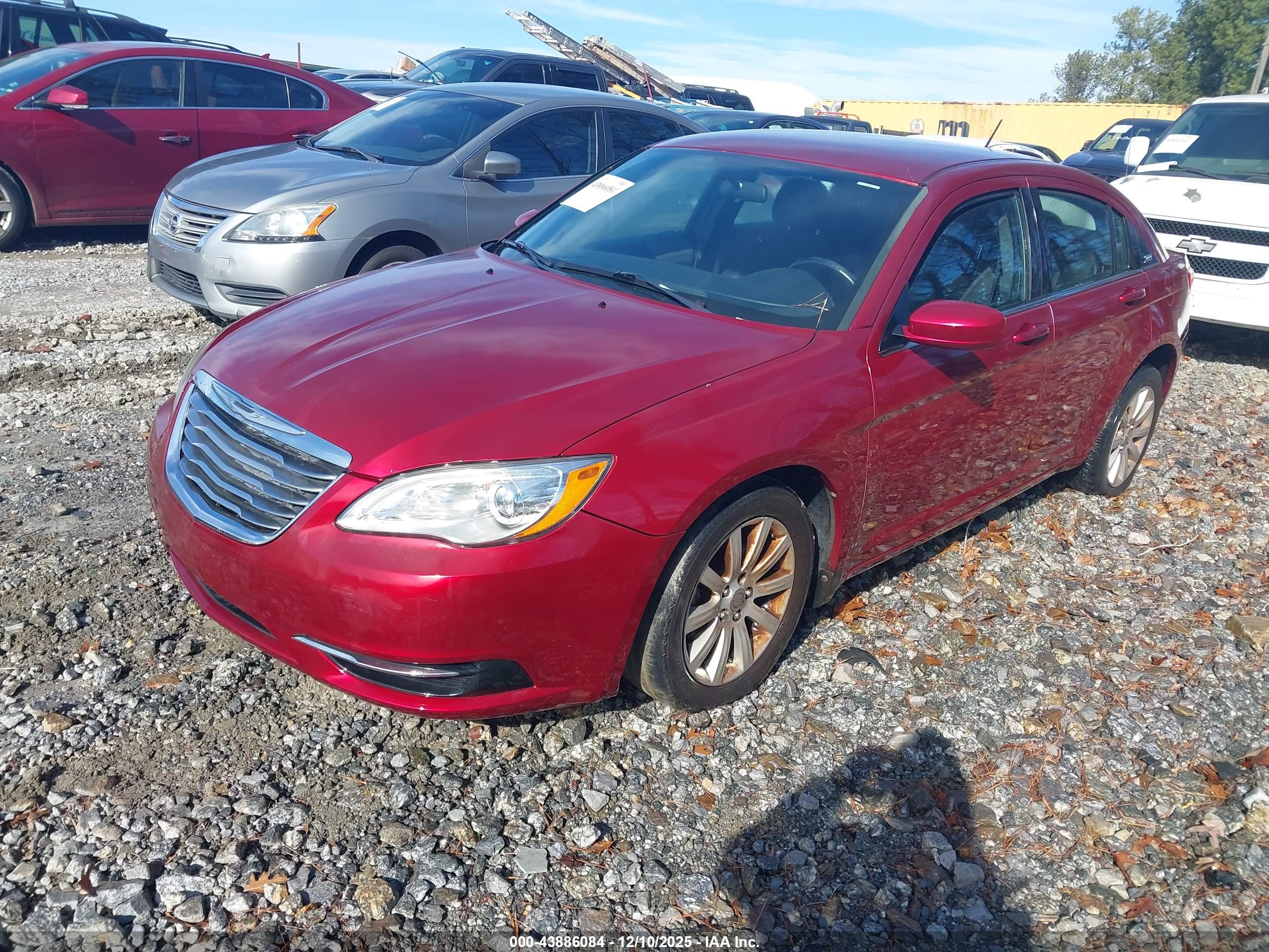 CHRYSLER 200 image 2