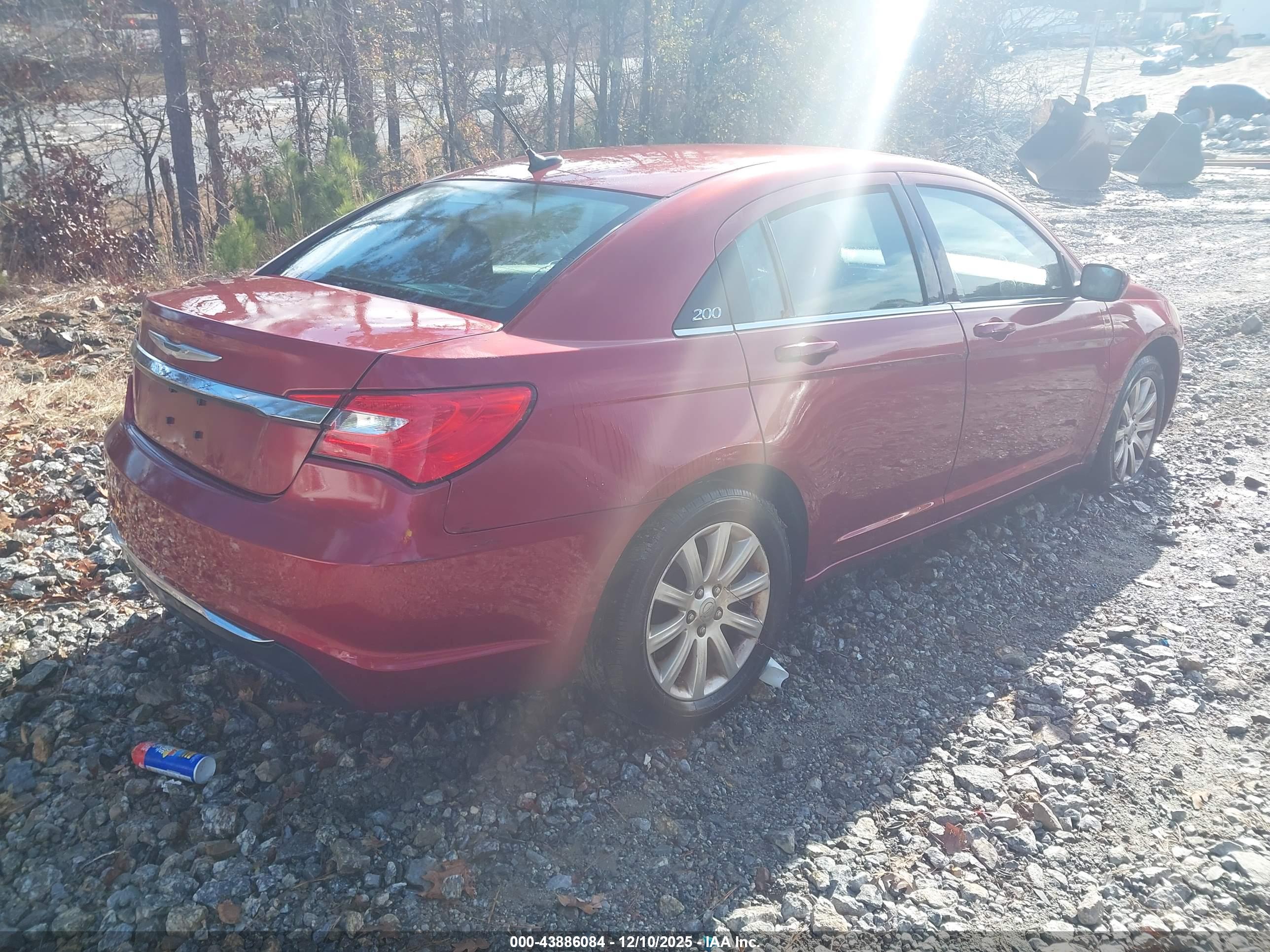 CHRYSLER 200 image 4