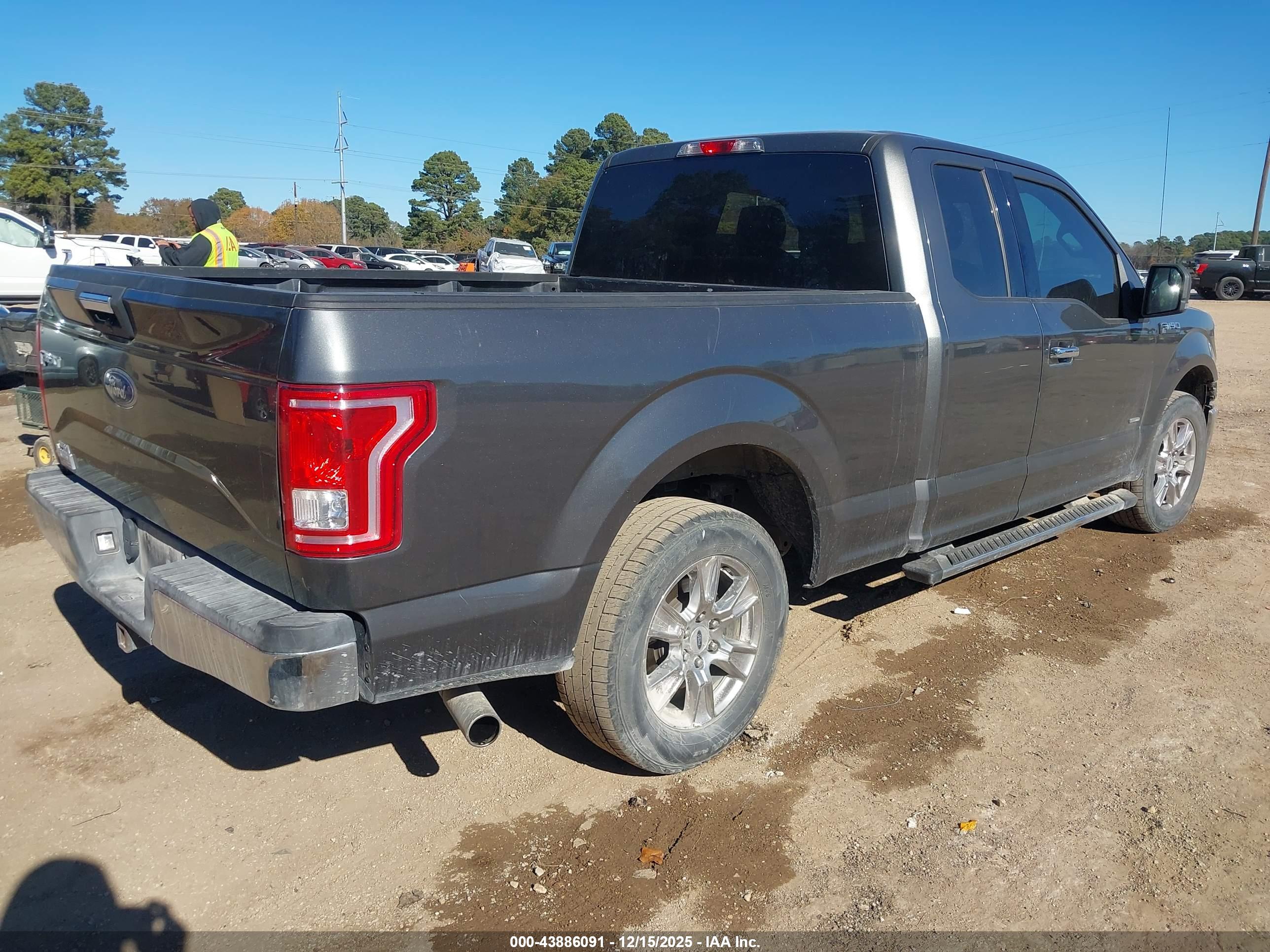 FORD F-150 image 4