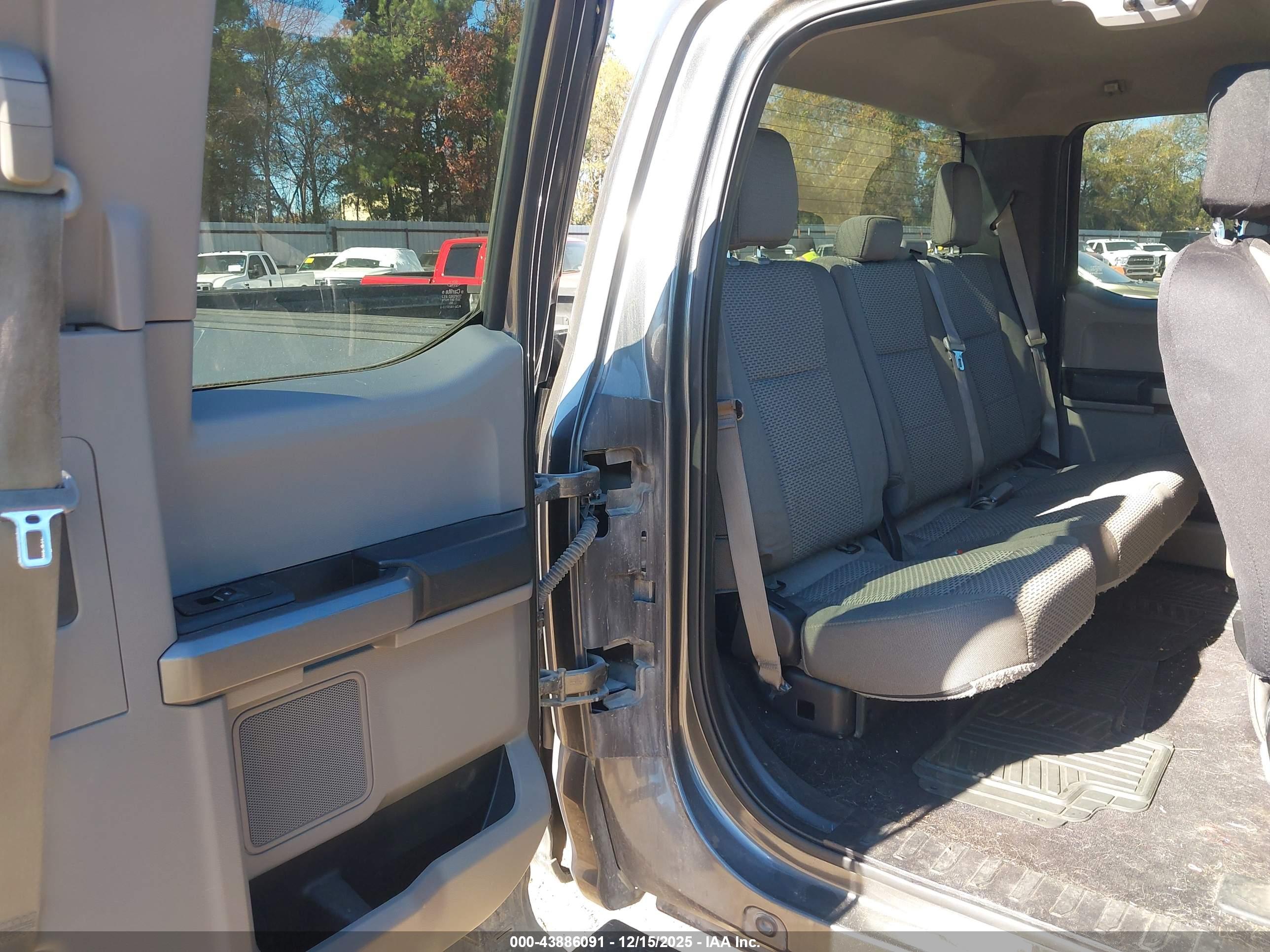 FORD F-150 image 8