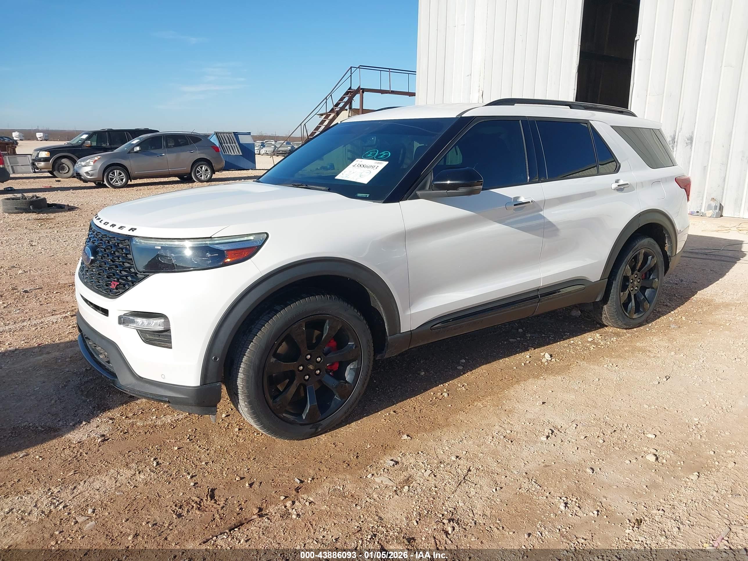 FORD EXPLORER image 2