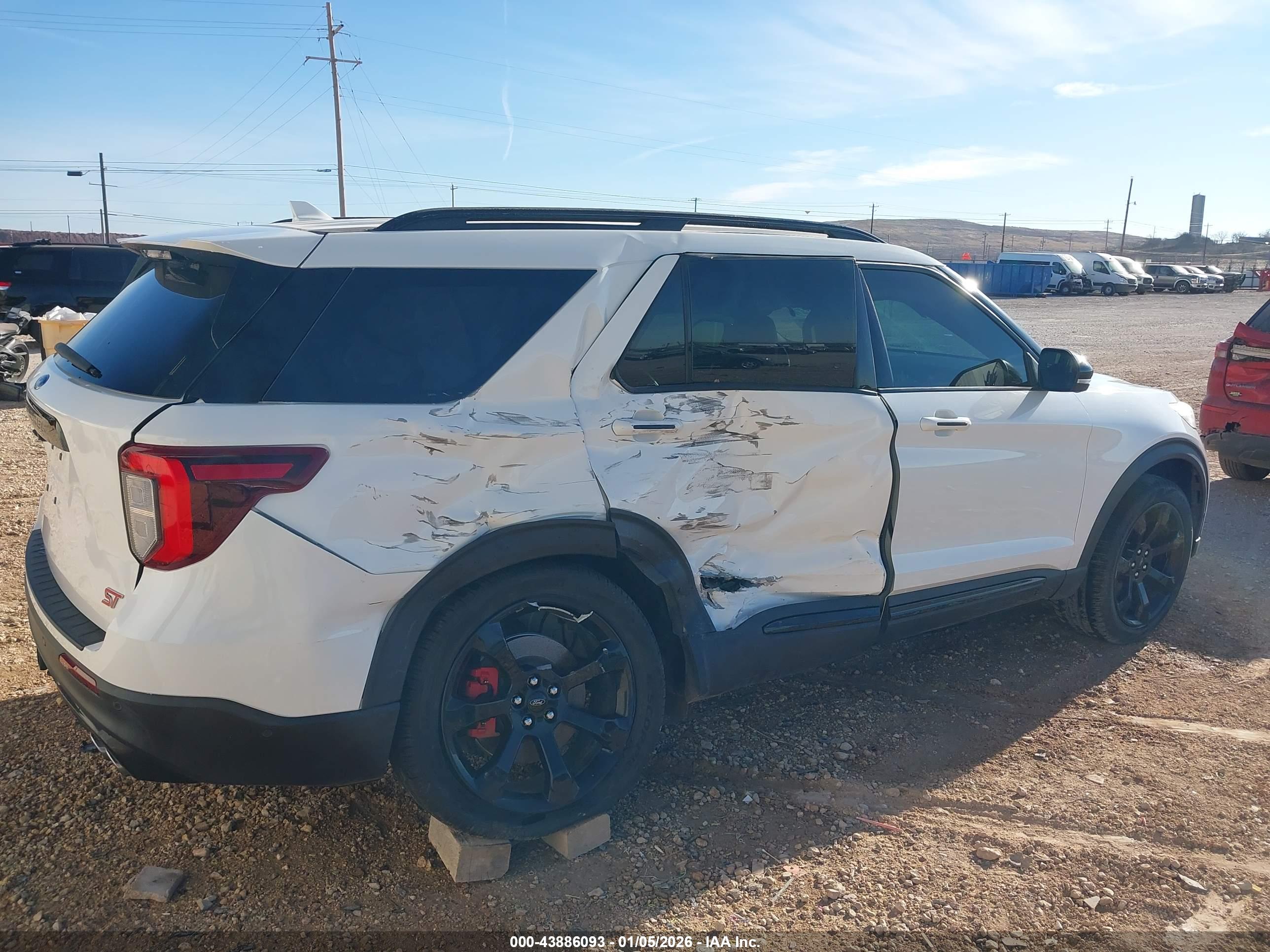 FORD EXPLORER image 6