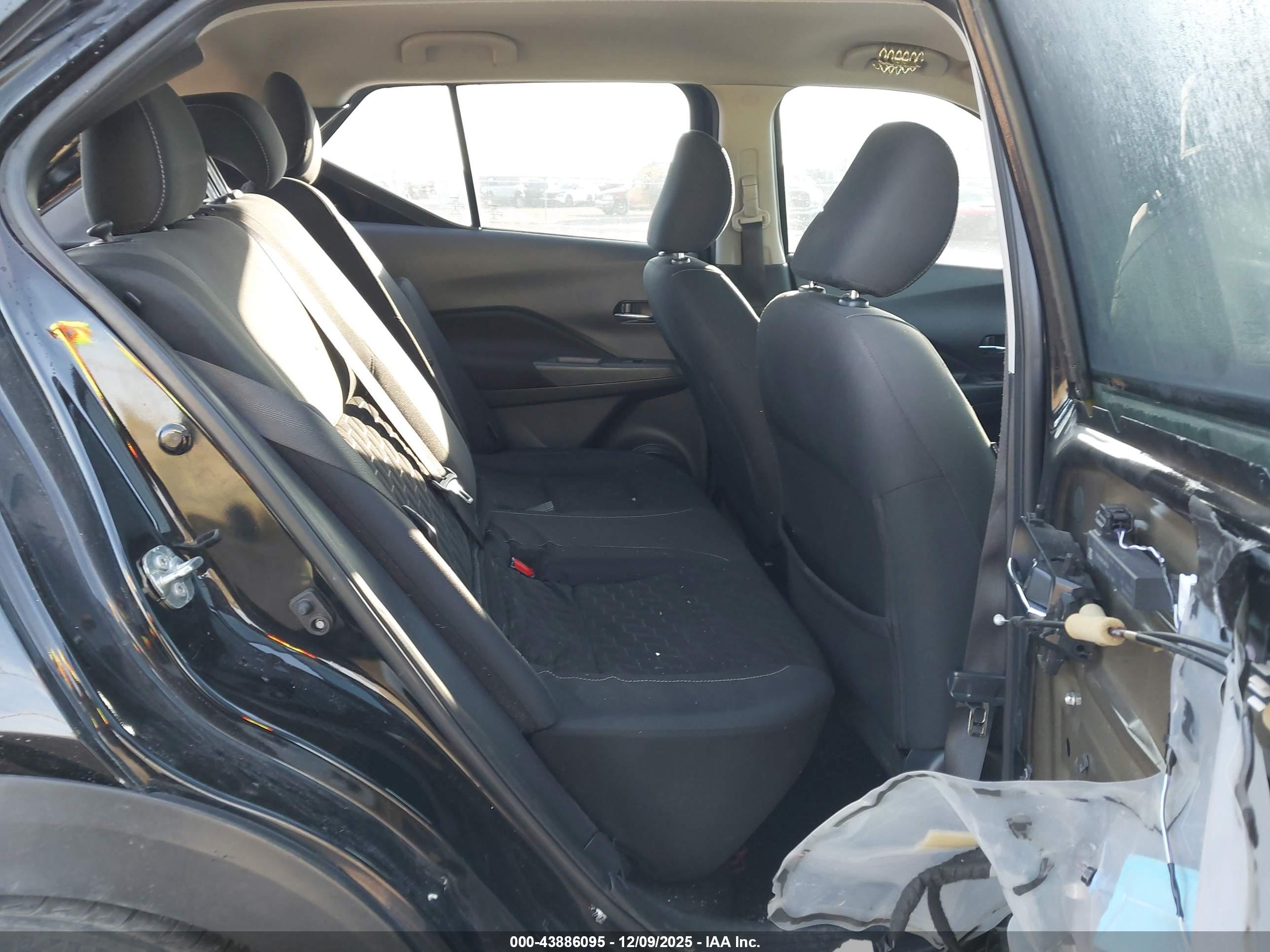 NISSAN KICKS image 8