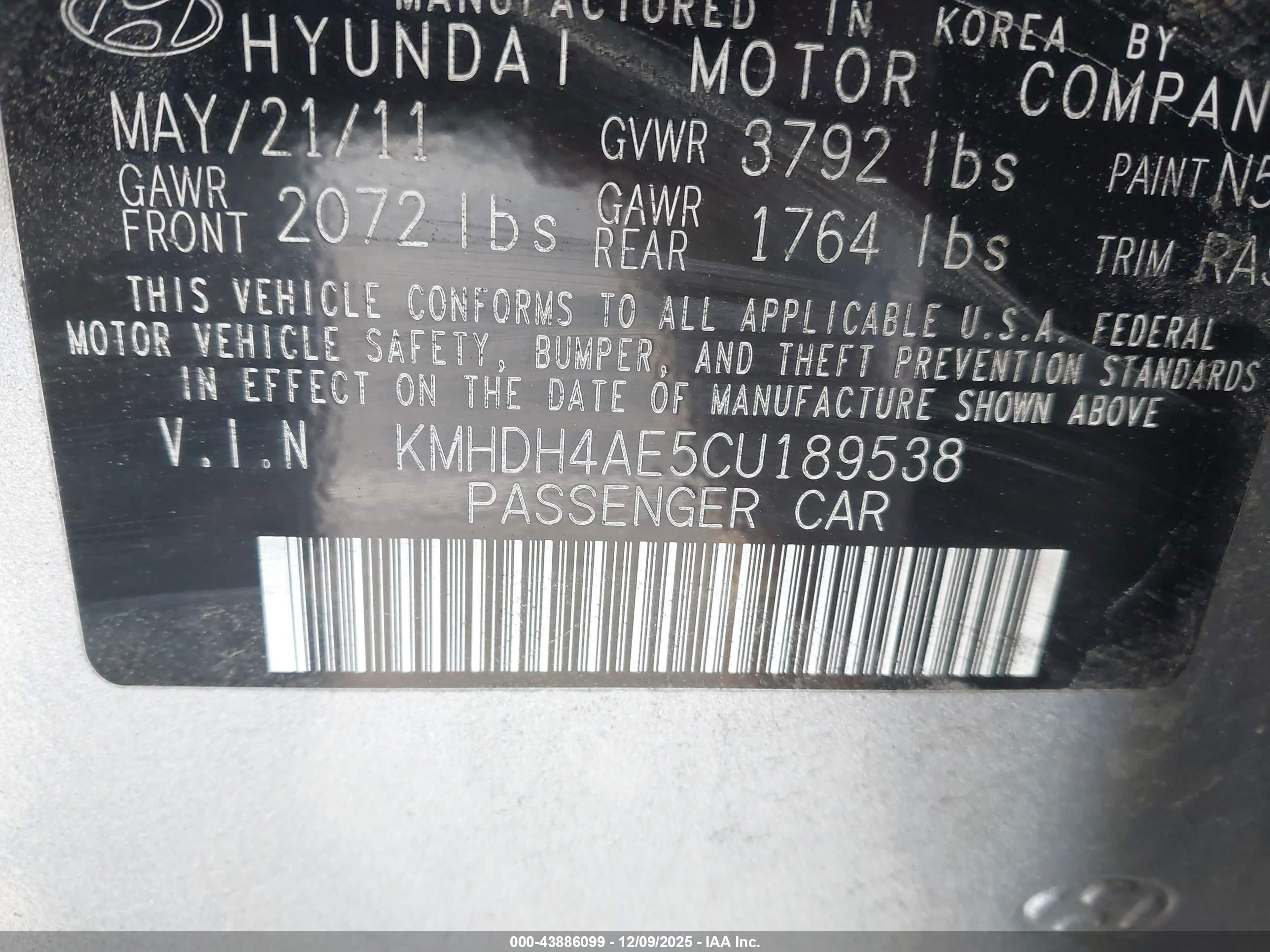 HYUNDAI ELANTRA image 9