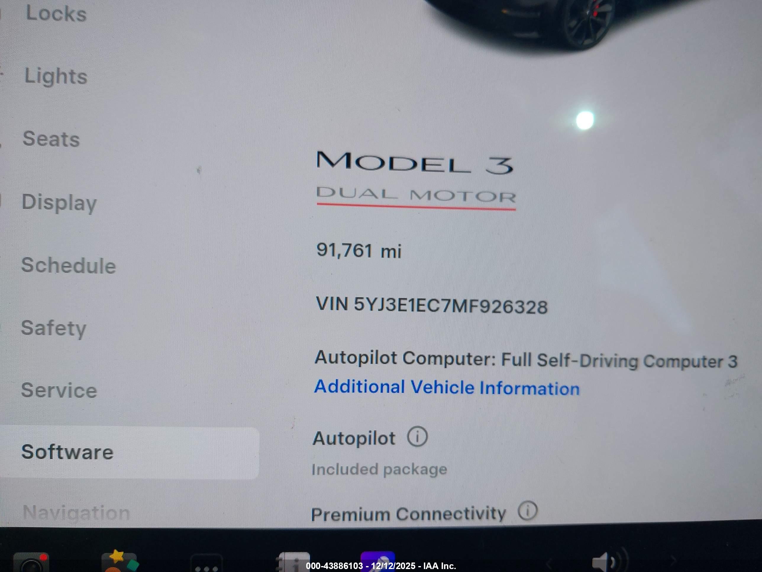 TESLA MODEL image 7