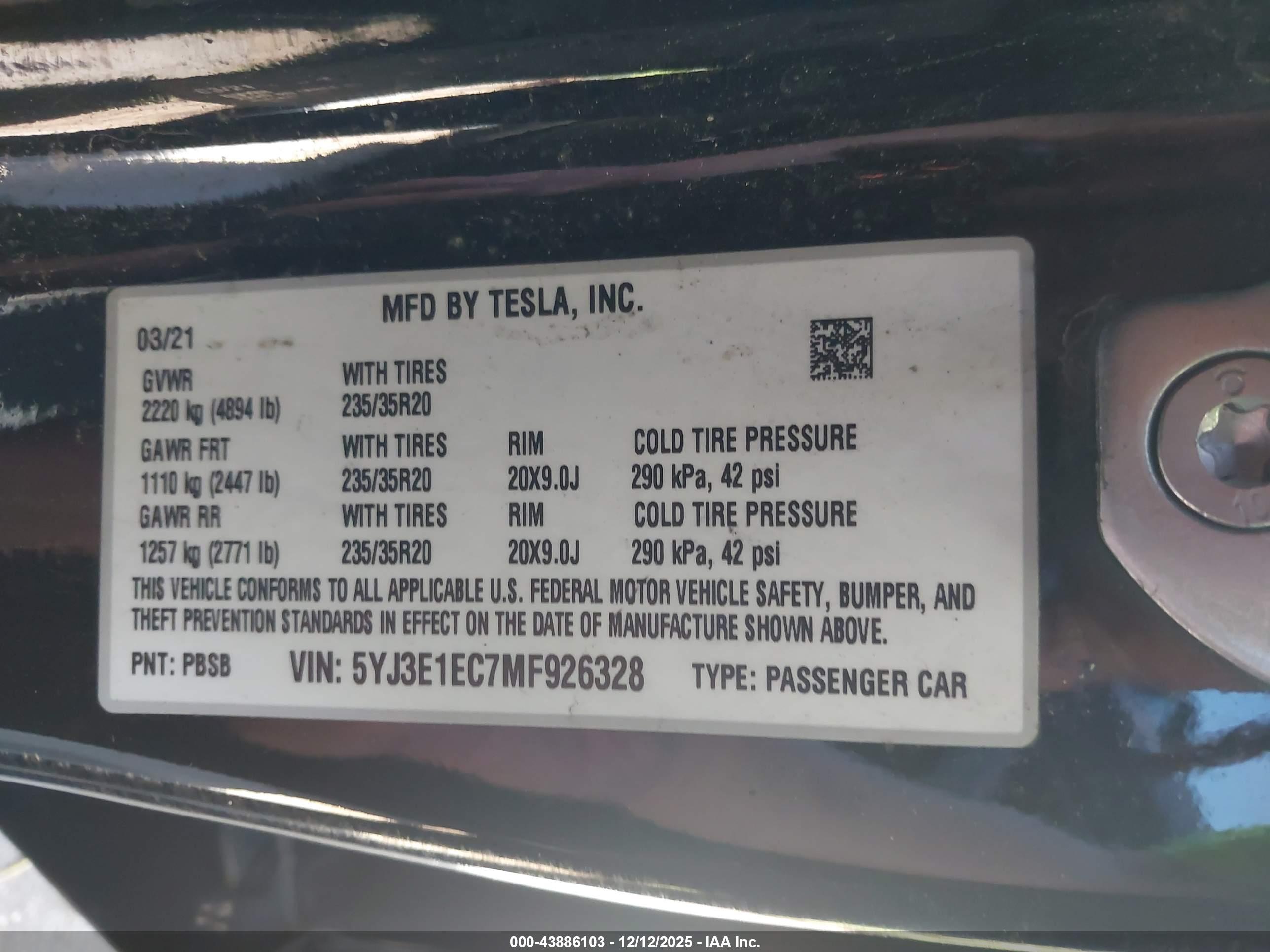 TESLA MODEL image 9