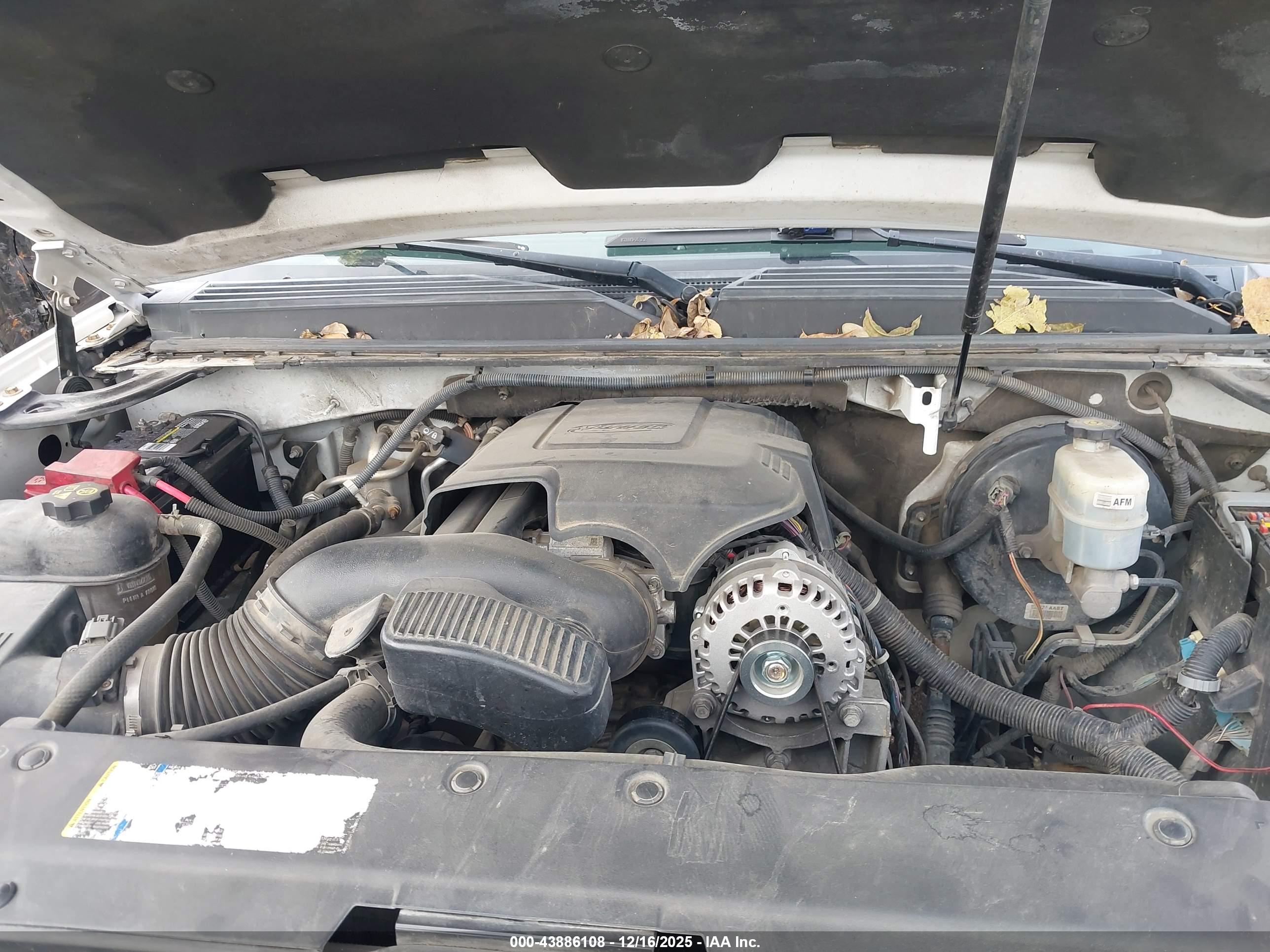 CHEVROLET TAHOE image 10