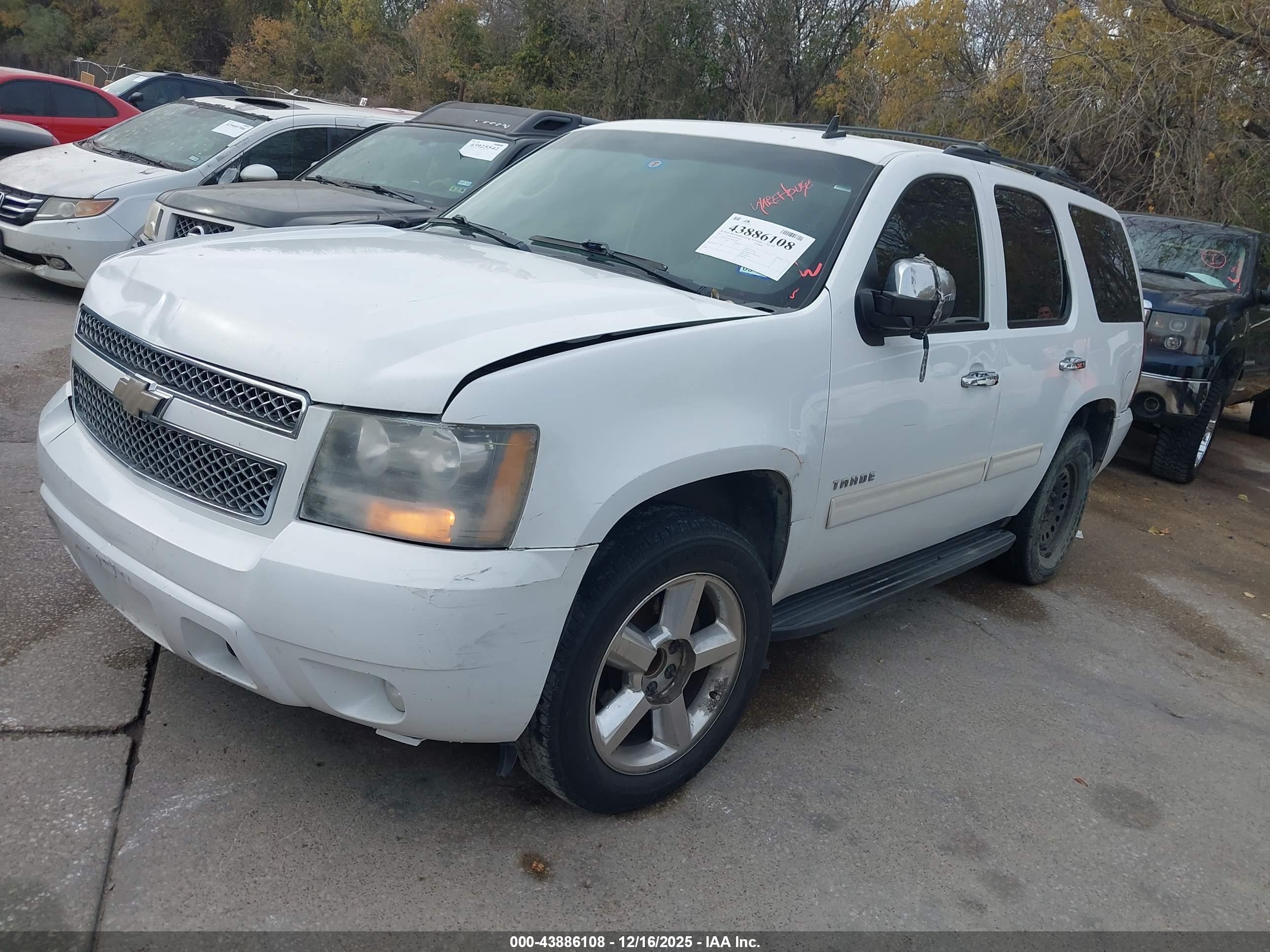 CHEVROLET TAHOE image 2