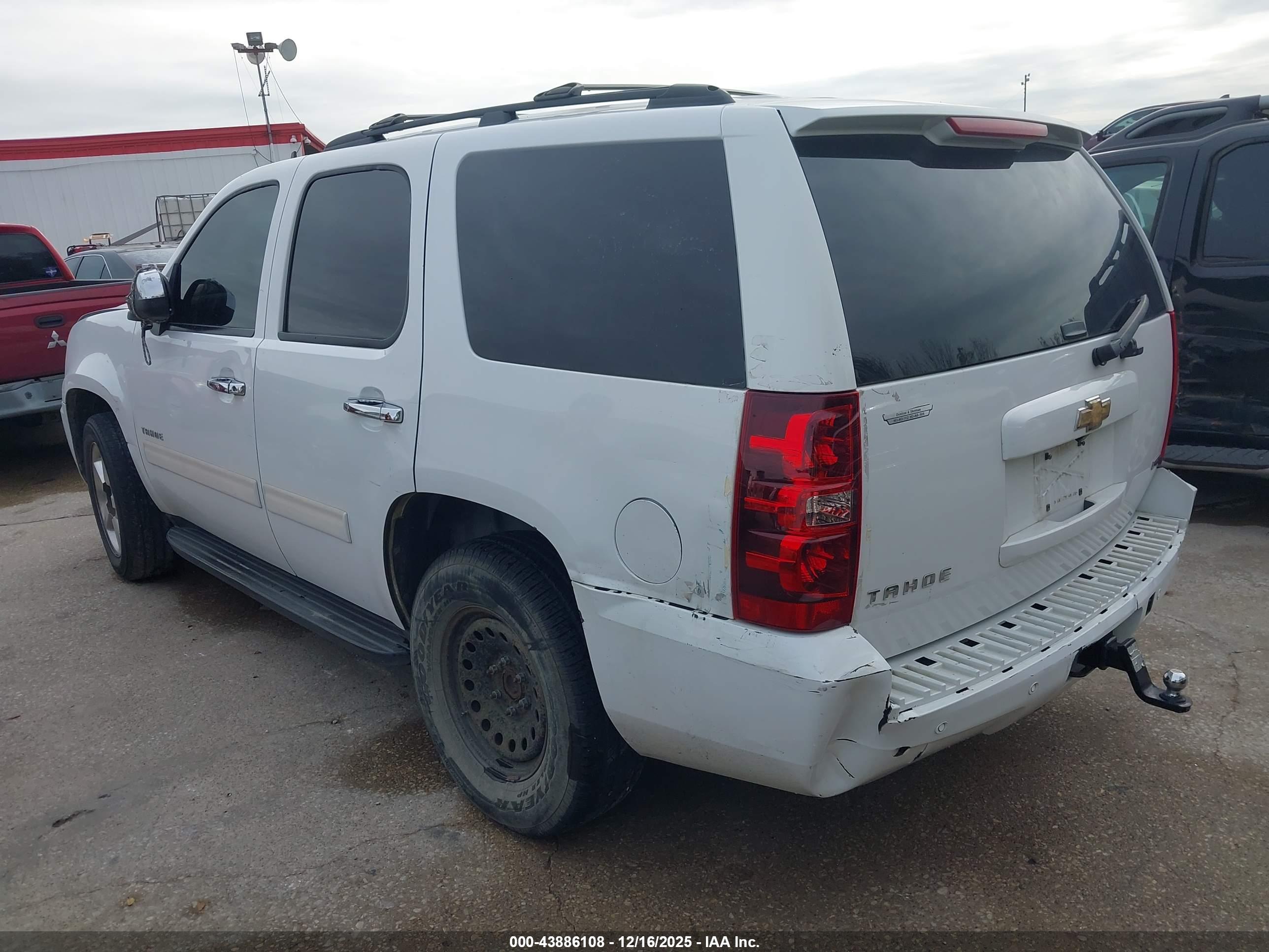 CHEVROLET TAHOE image 3