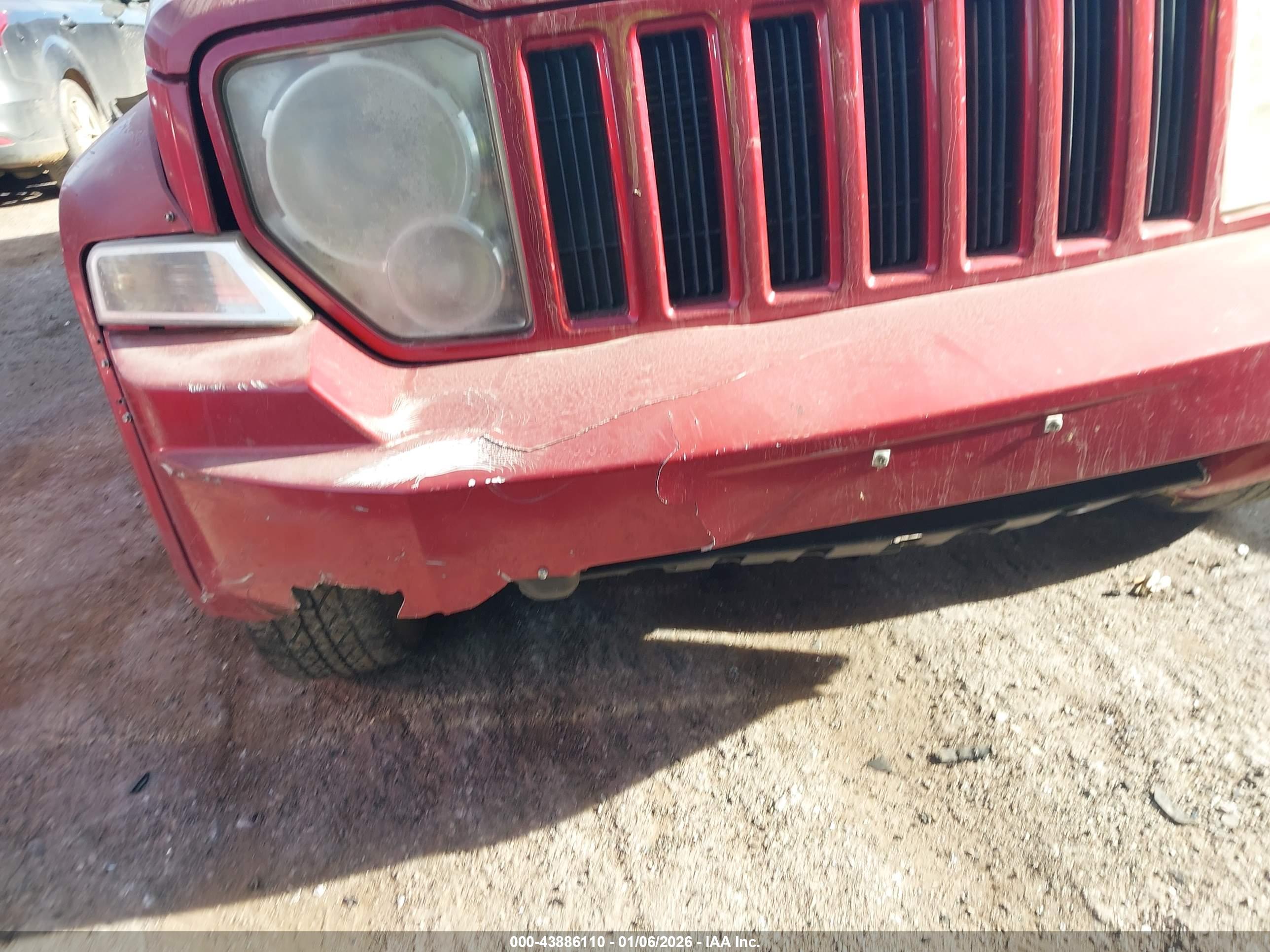 JEEP LIBERTY image 6