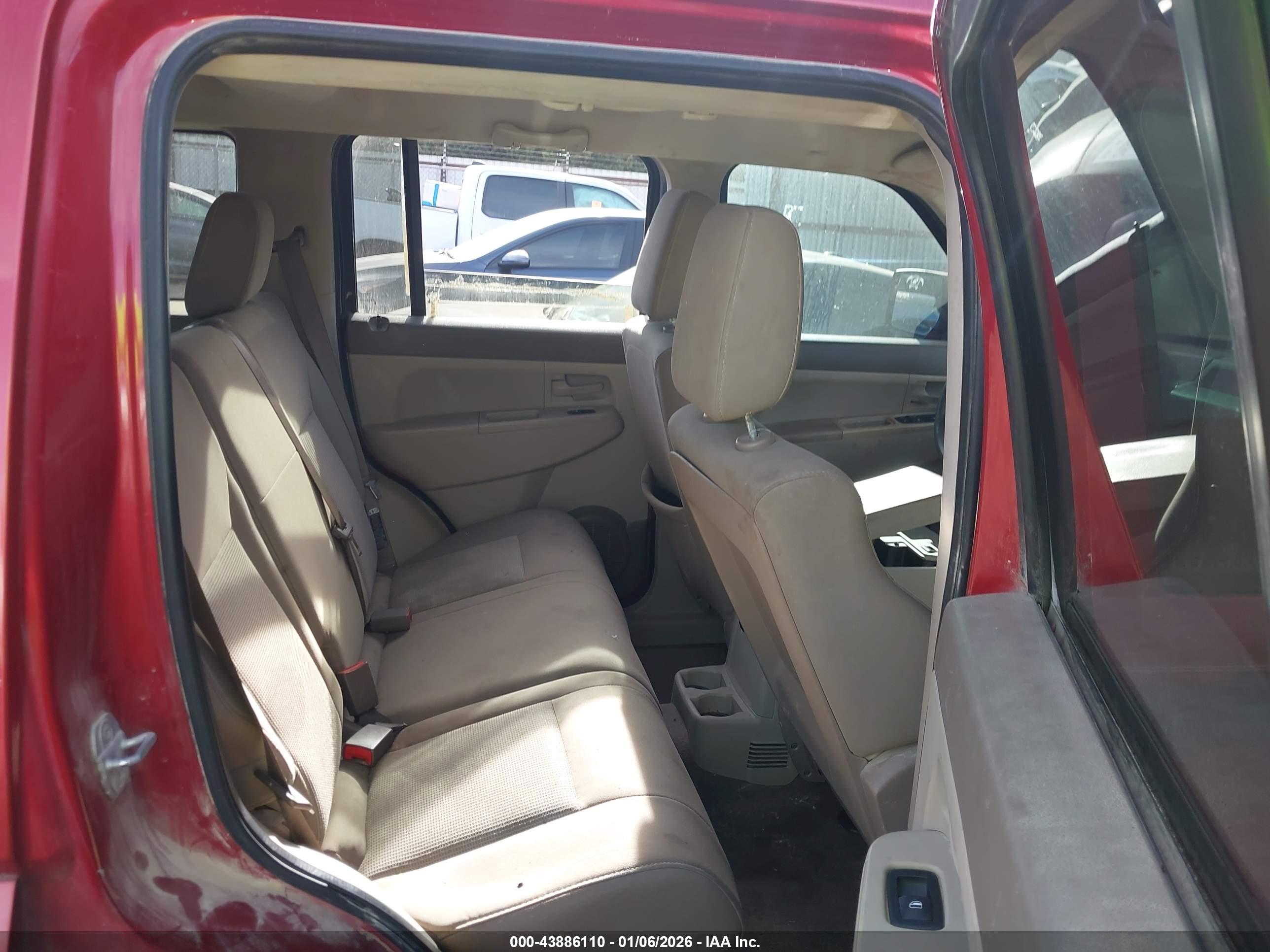 JEEP LIBERTY image 8