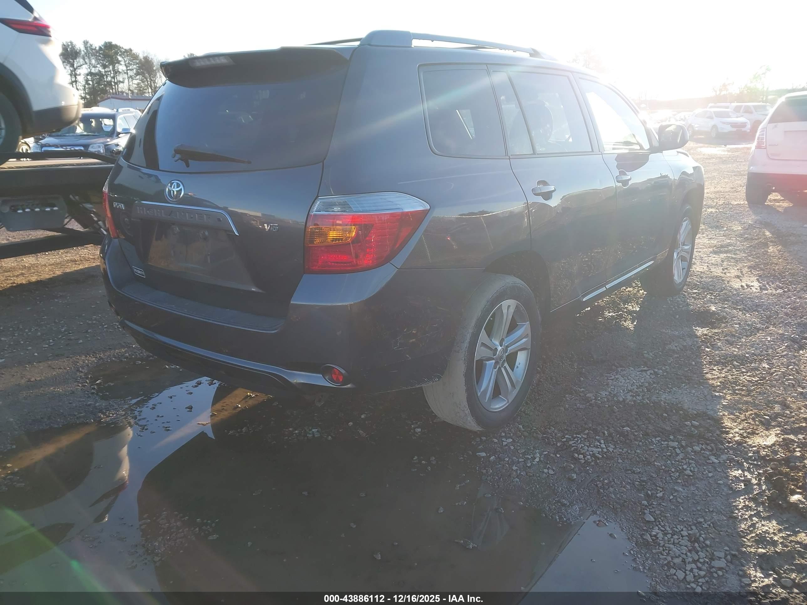 TOYOTA HIGHLANDER image 4
