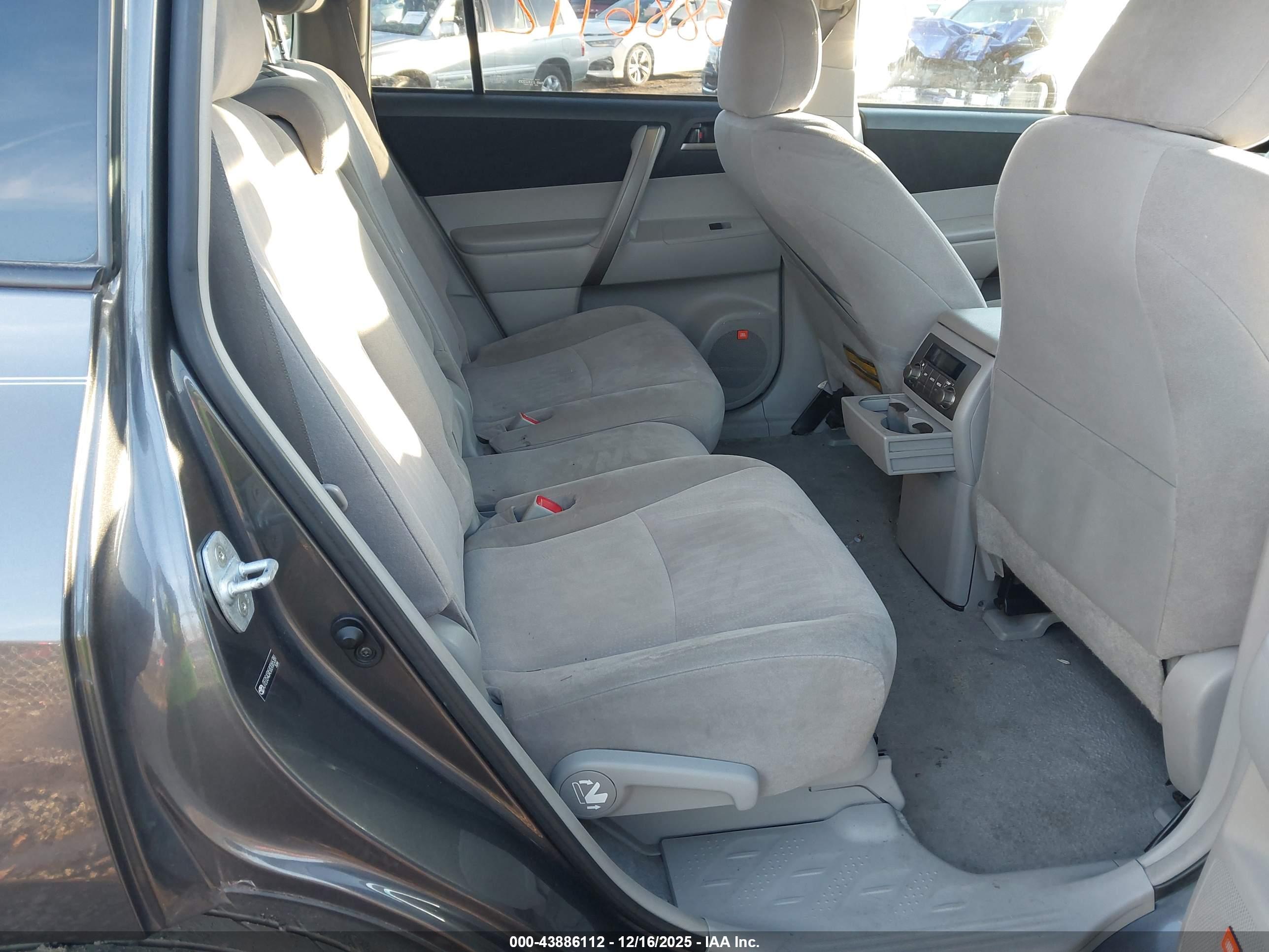 TOYOTA HIGHLANDER image 8