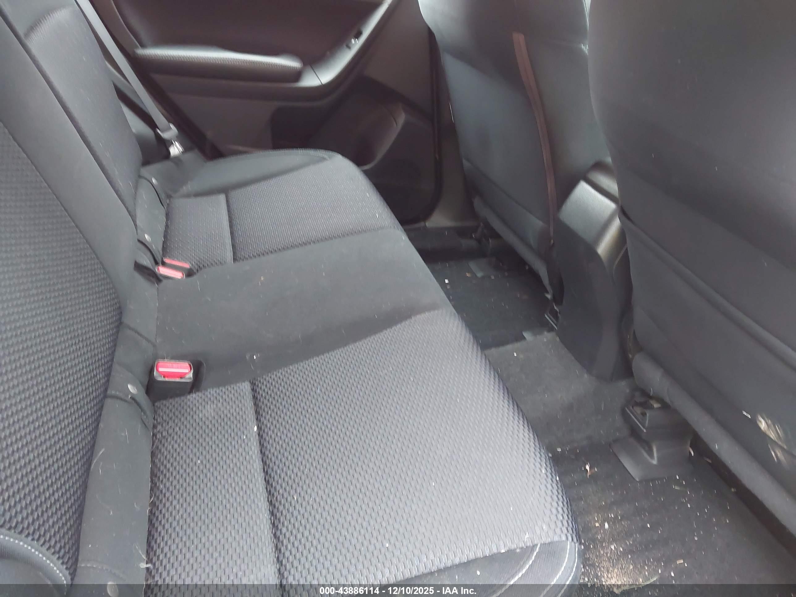 SUBARU FORESTER image 8