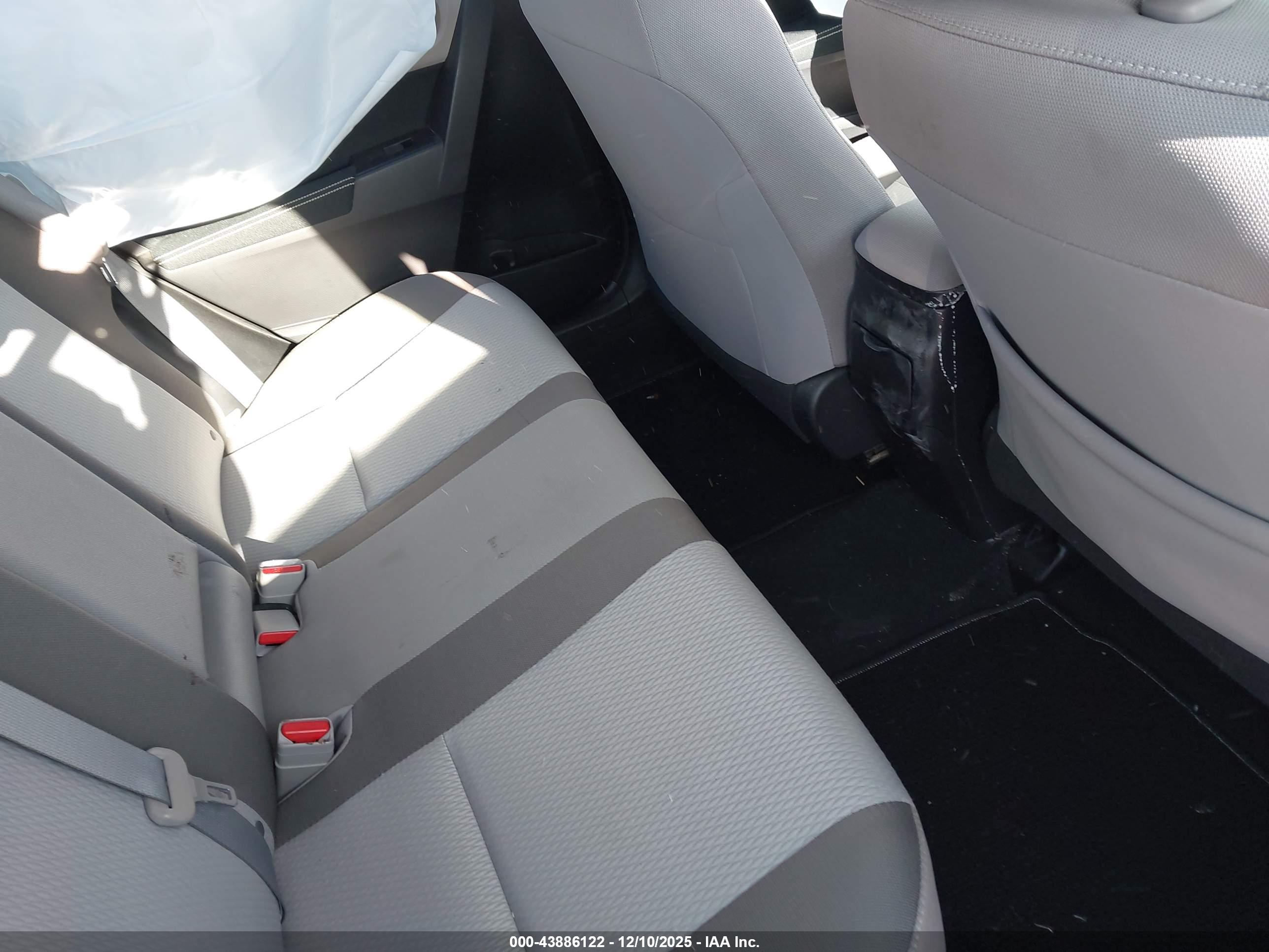 TOYOTA COROLLA image 8