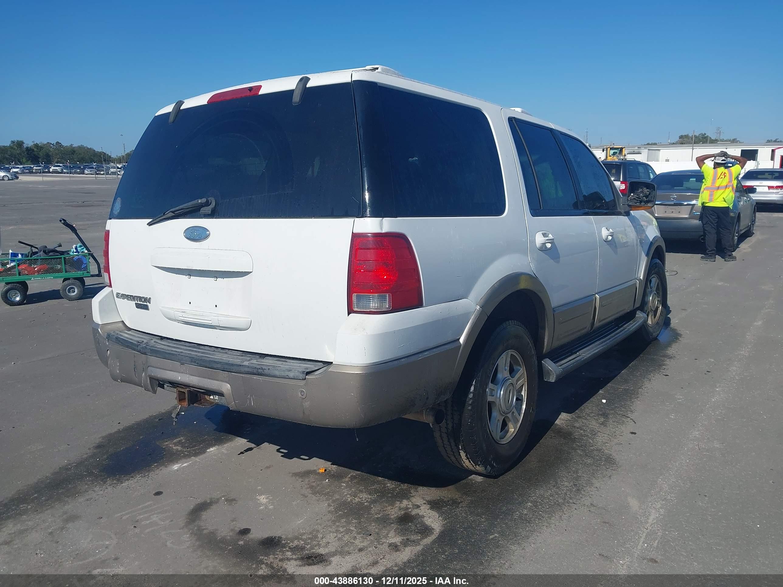 FORD EXPEDITION image 4