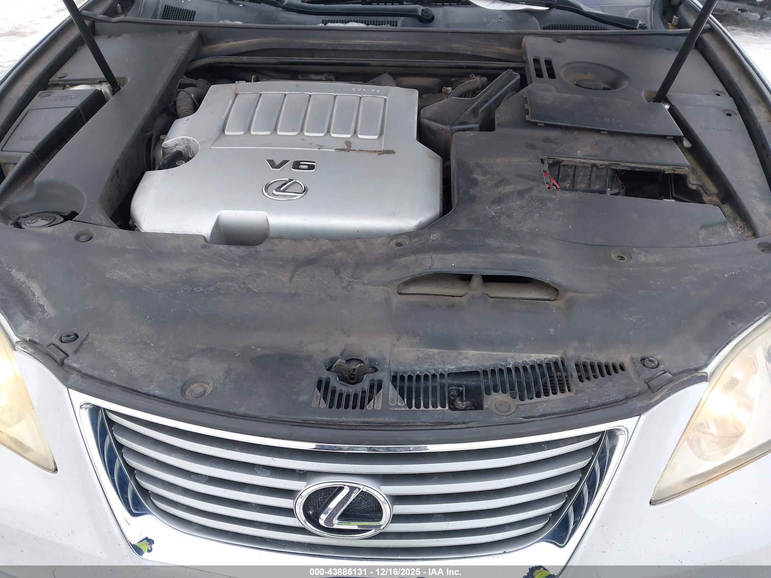 LEXUS ES image 10